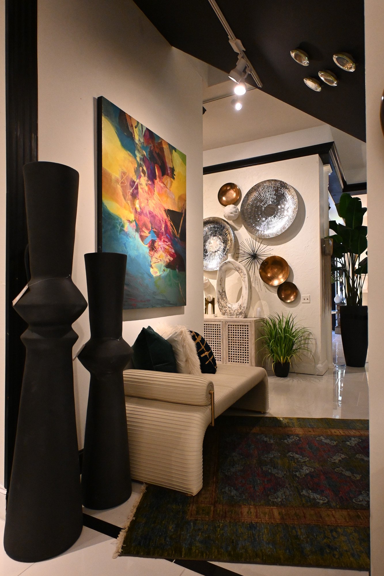 Eclectic Transitional Living Room Showroom