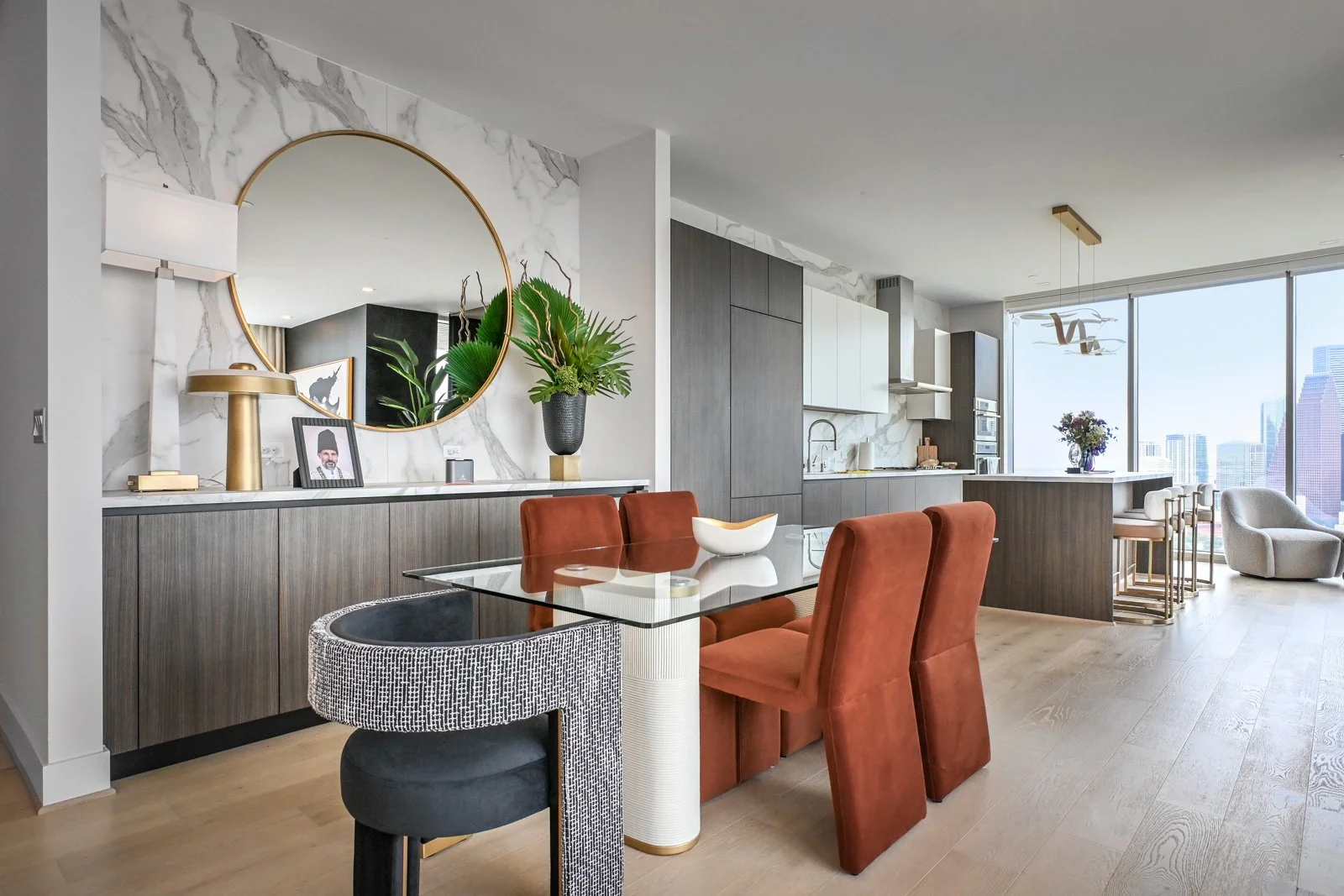 Houston-High-Rise-Modern-Dining-Room.jpg