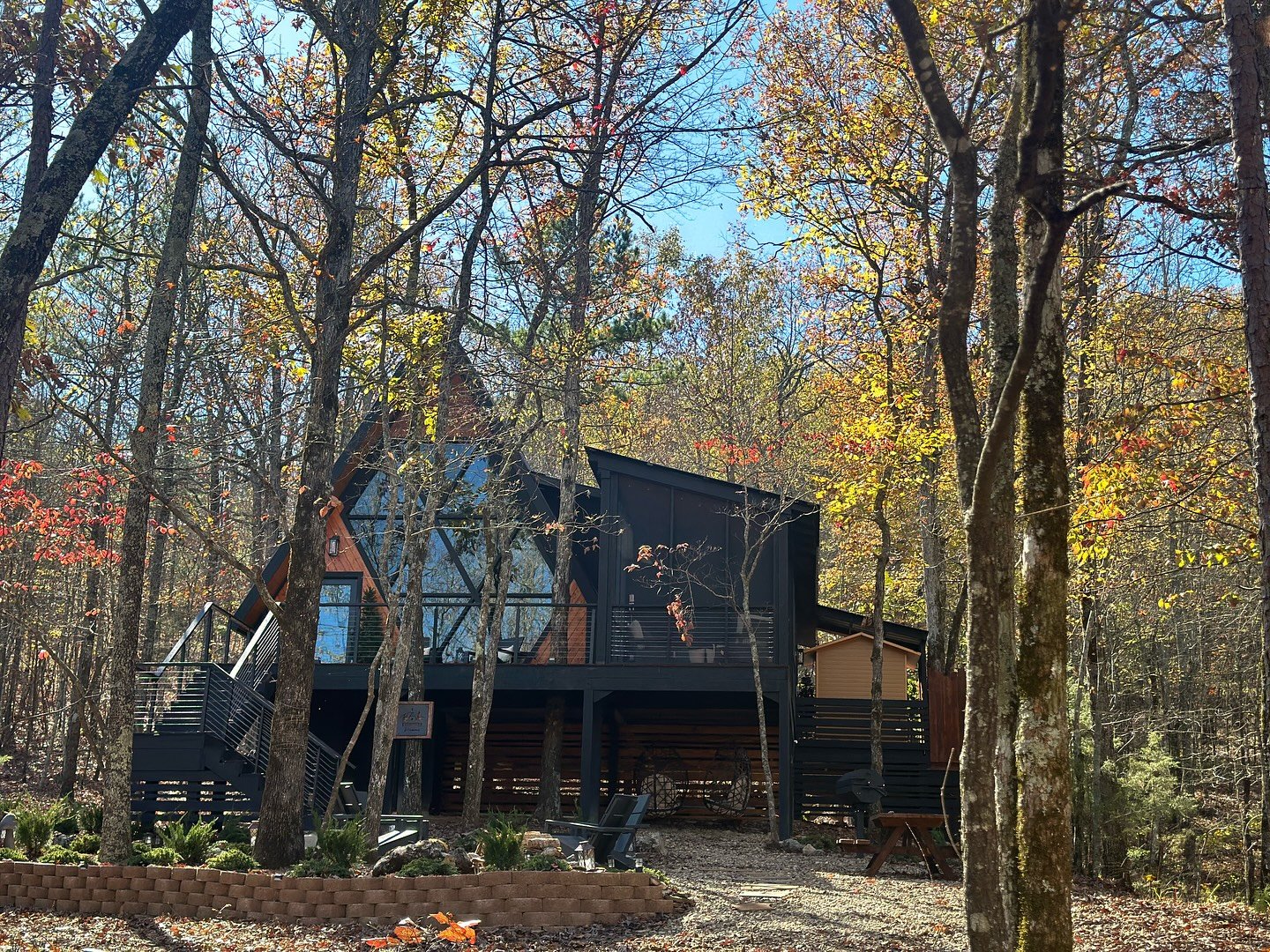 Who would you take with you? www.aquietplacemountainescape.com #aquietplacemountainescape #ouachitanationalforest #oucahitamountains #cabinchronicles #aframe #aframecabin #arkansas #visitarkansas #mountaingetaway #cabingetaway #sparetreat #exploreark