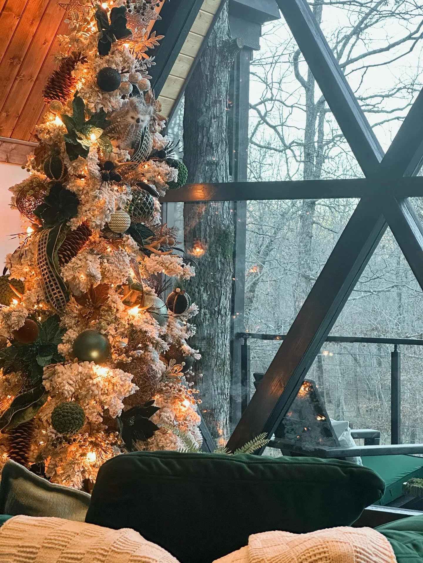 🎄 The most wonderful time of the year can also be the most overwhelming. Here&rsquo;s your reminder to slow down and give yourself the gift of rest.

✨ 4 Reasons You Need Rest This Season:
1️⃣ Even joy can be exhausting &mdash; pause and truly savor