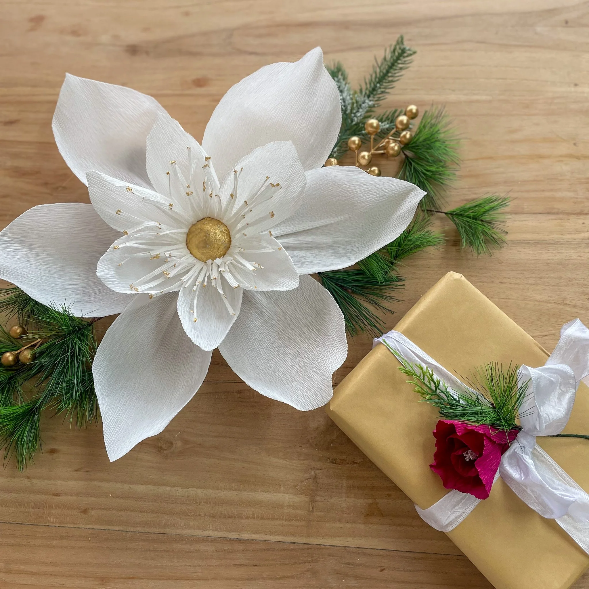 Christmas Edition | Large White Star Flower + Mini's for Gift Decorating - Sat 29 Nov