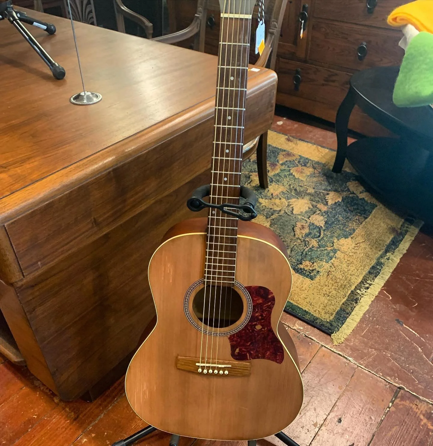 Who knew Sunday was &ldquo;Adopt a Guitar Day&rdquo;? Added this 24 year old cedar topped Seagull to the family. She&rsquo;s got a few scratches here and there but sounds great. #guitar #seagull #cedartop