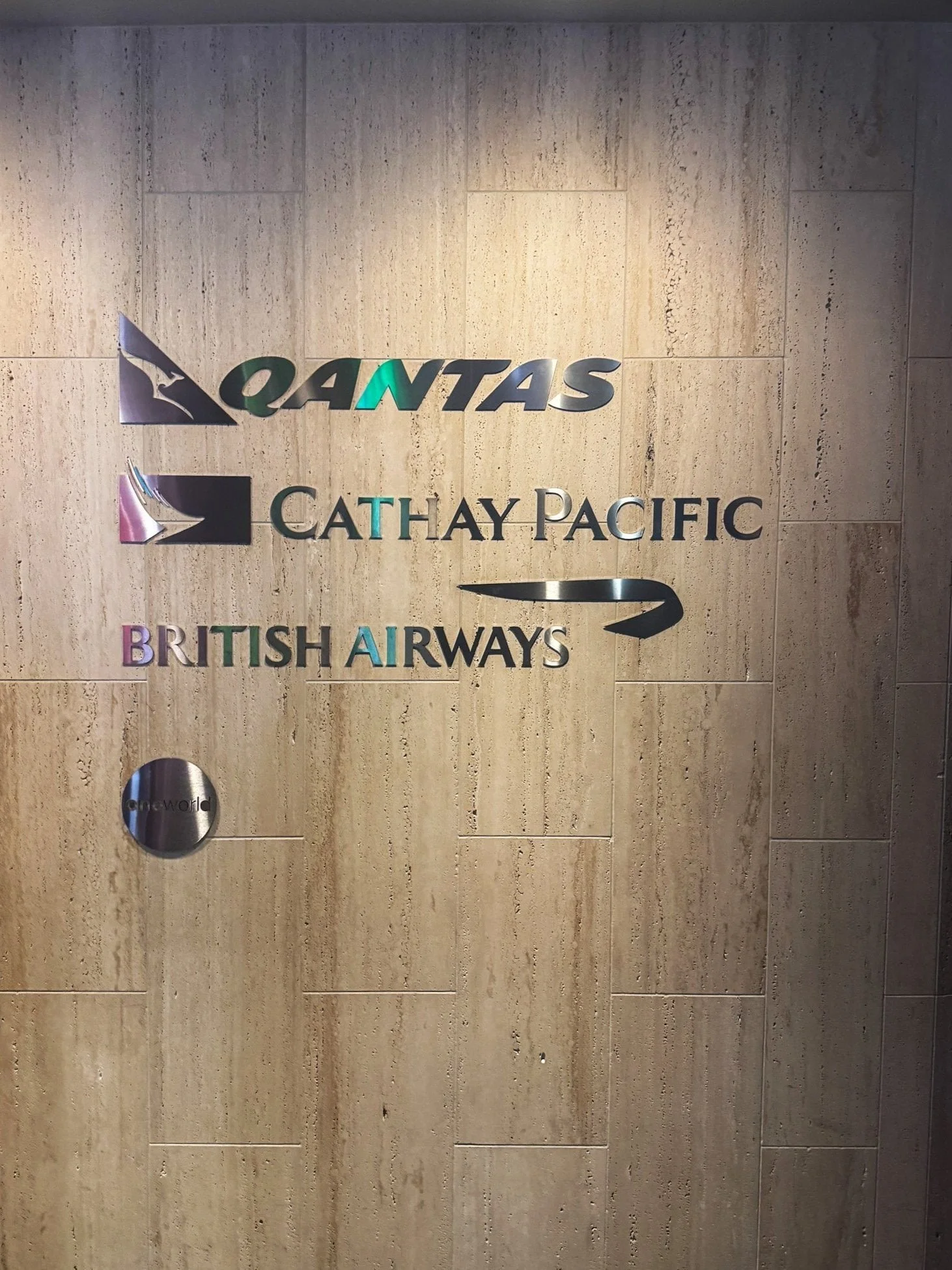 Entrance to Qantas Oneworld Los Angeles business lounge