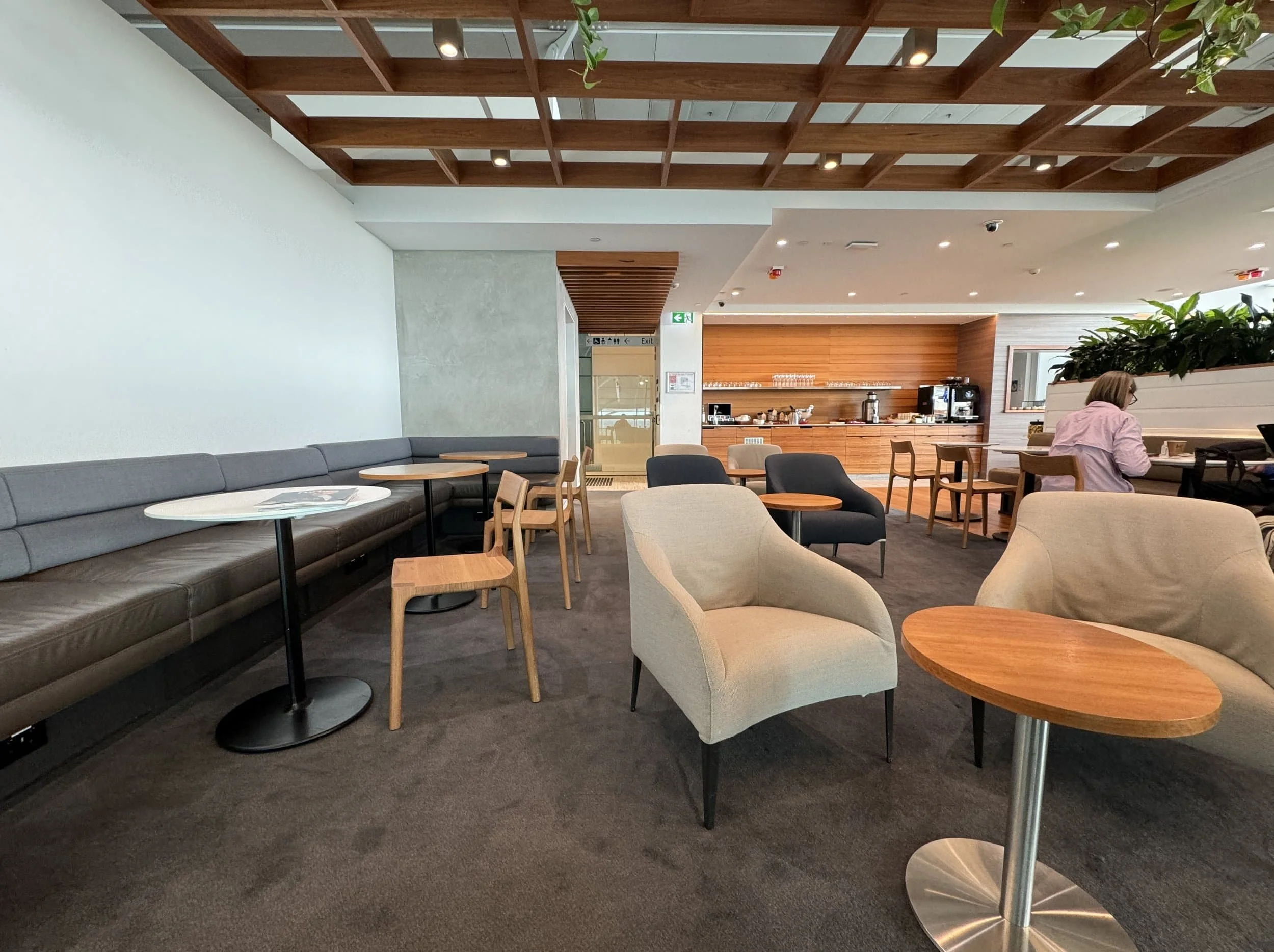 BNEQanlounge+%2813%29_compressed.jpg