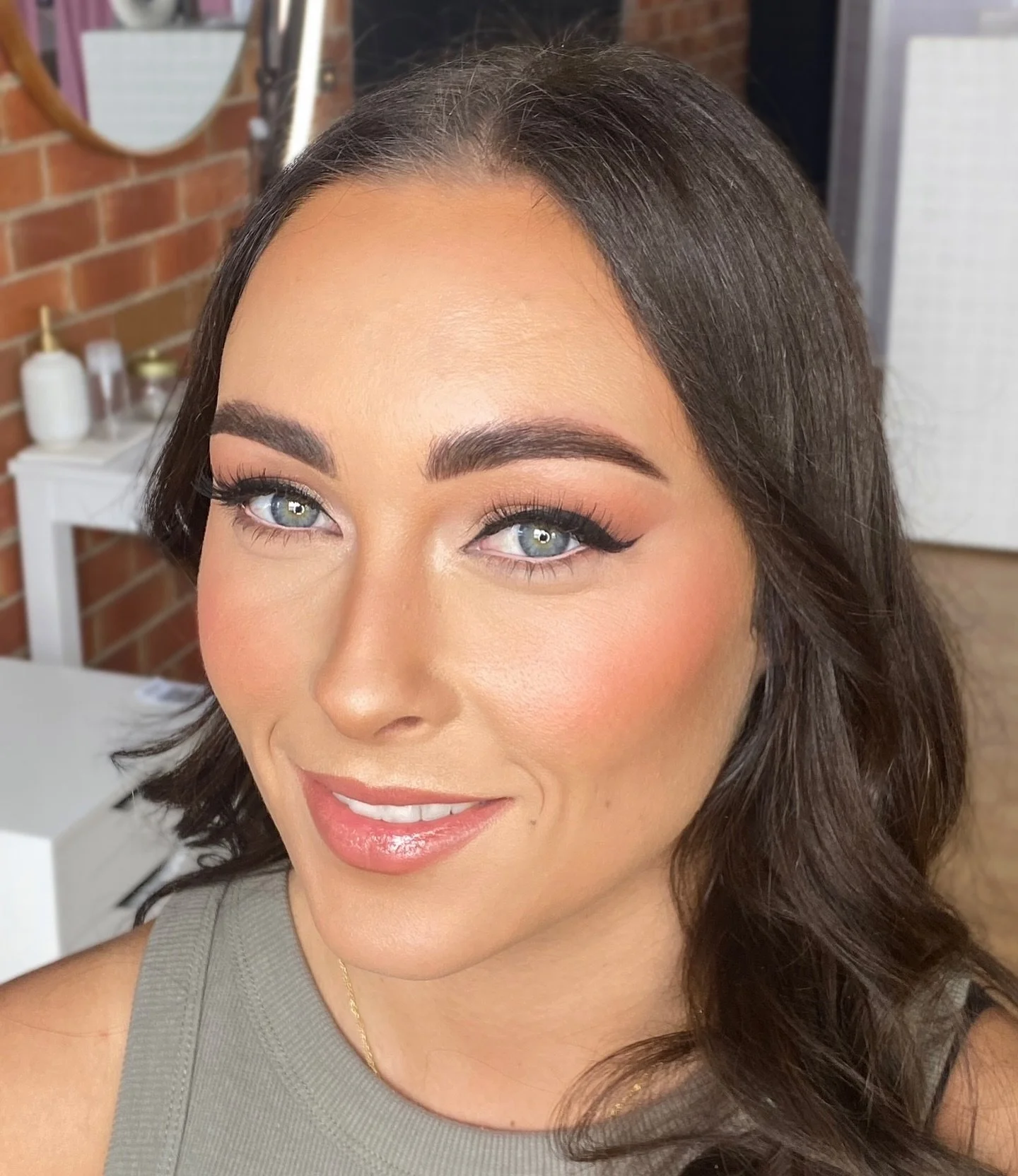 Obsessed is an understatement 🫶🏼

Winged liner and a bright waterline is my go-to for a neutral eye that pops. 

Especially when paired with a fluffy lash - it creates a stunning doll-eye effect! 🎀

@madebymitchell the essentials paint palette 
@m