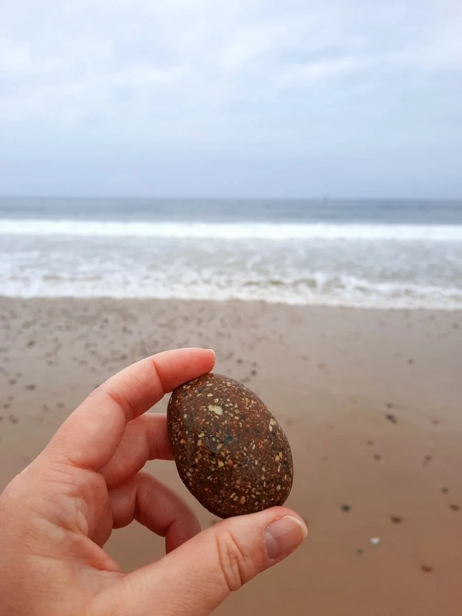 Pebble 4 Findhorn Beach pebble keep.jpg