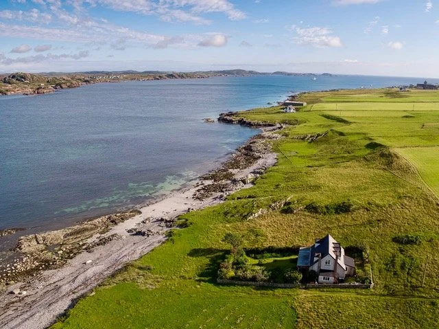Traigh Bhan and Iona from the air.