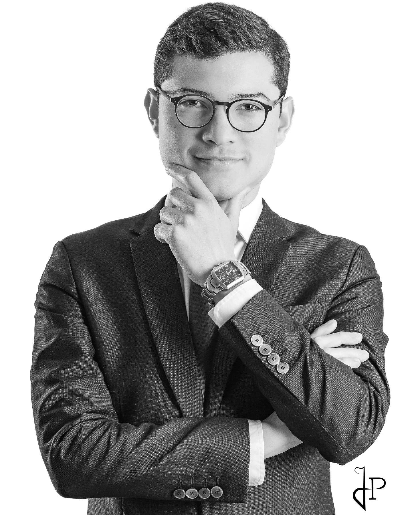 📸 Photographer: @jhony_hpozo 
🕺🏾 Model: @eddwardrangel 🇻🇪

#businessportrait #sony #sonyalpha #sonya7riv #portraitphotography #portraitphotographer #portrait #portraitmood #dundeephotography
#dundeephotographer