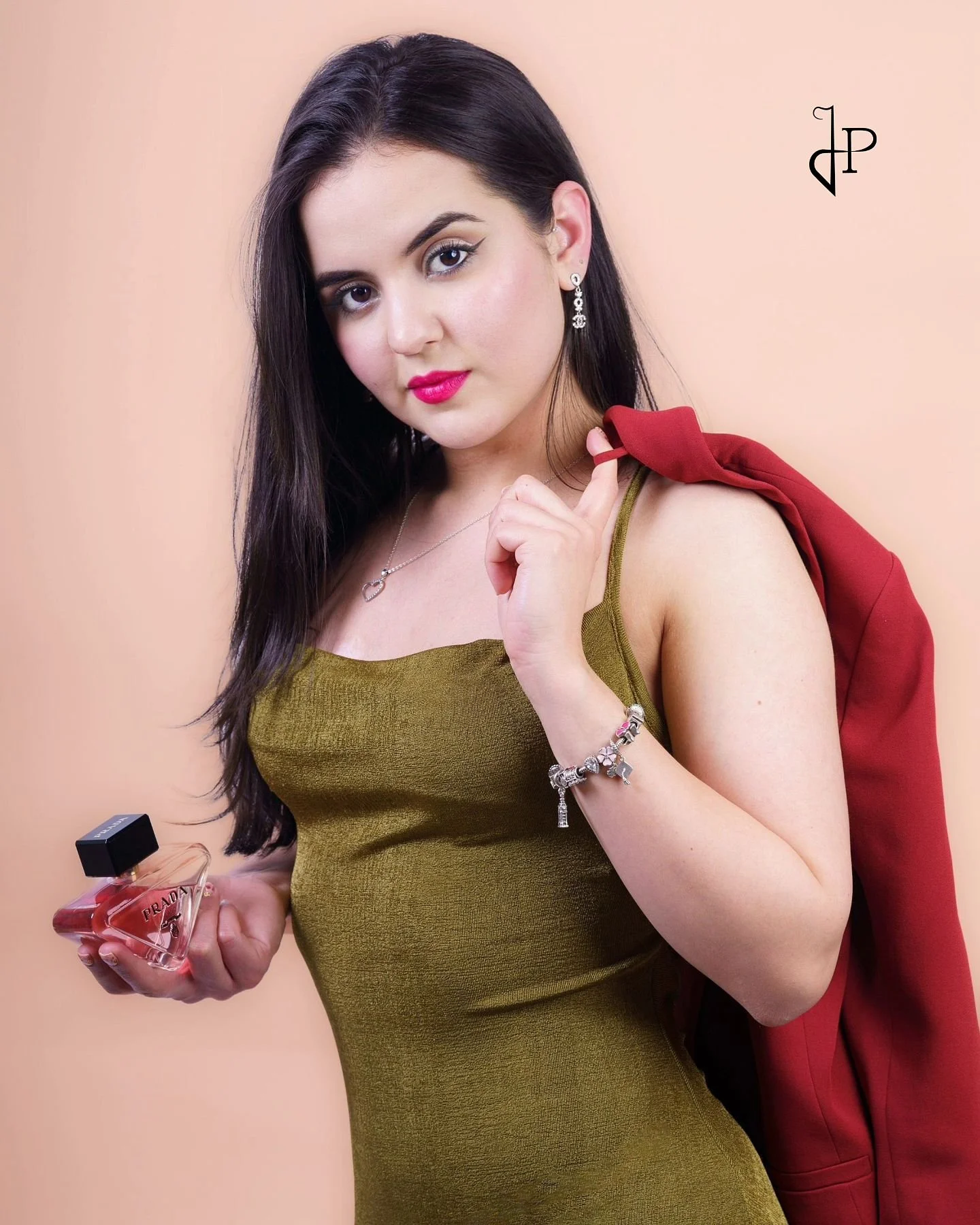 💃Model: @thomson_eva 🇳🇮🏴󠁧󠁢󠁳󠁣󠁴󠁿
 📸Photographer: @jhony_hpozo

#photography #portraitphotography #photographer #portrait #sony #sonyalpha #sonya7riv #dundeecityofdiscovery #dundeephotography
#dundeephotographer #fashionphotography #studentph