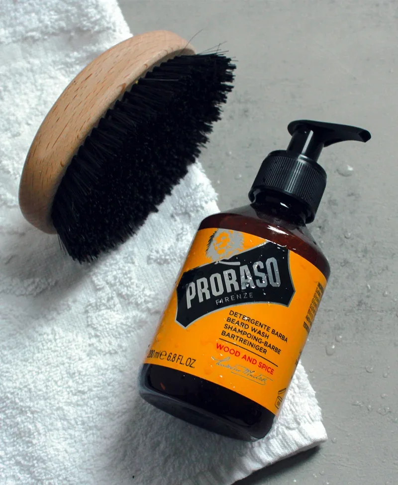 proraso beard wash 2.webp