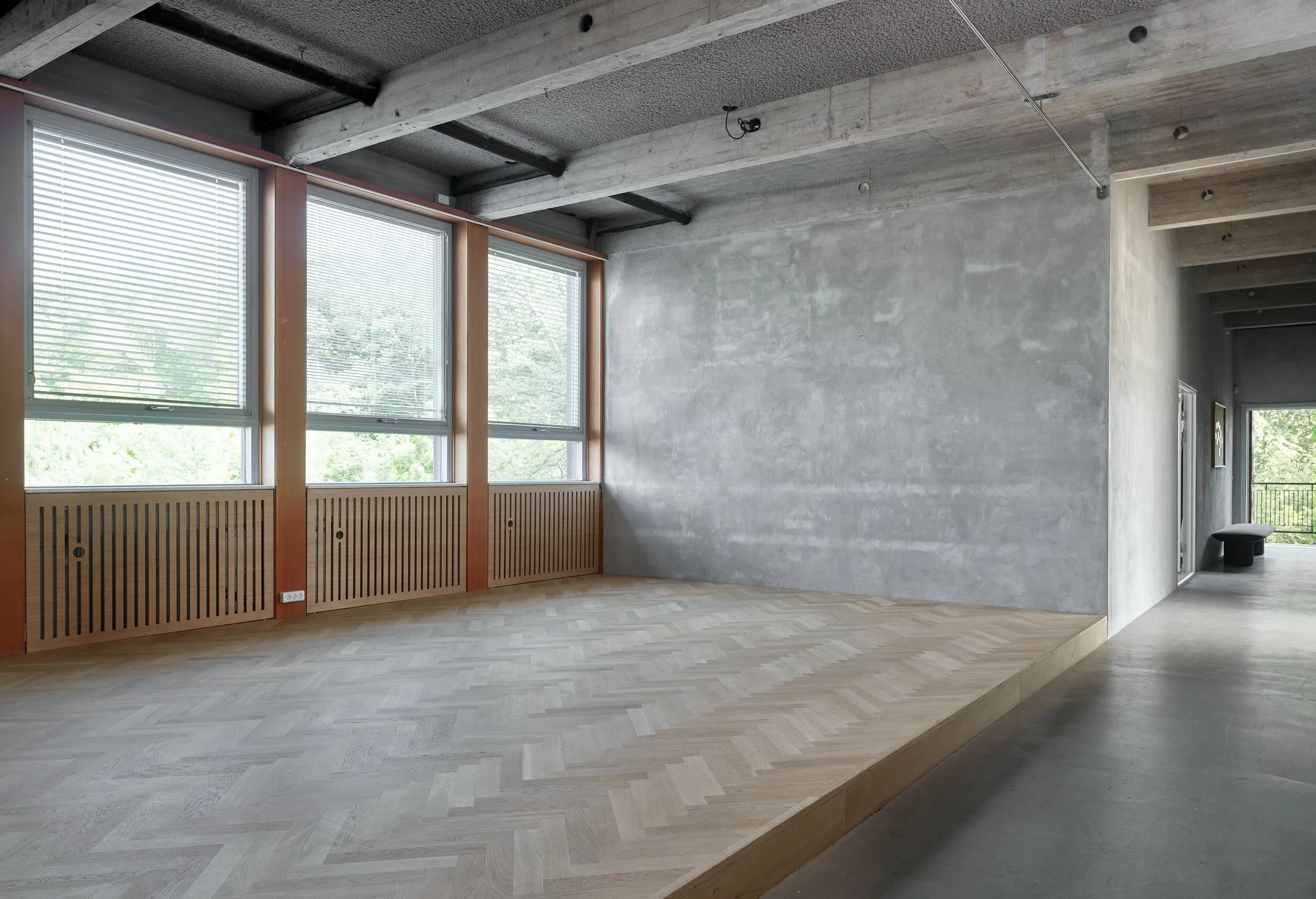 Studio 6152791.jpg