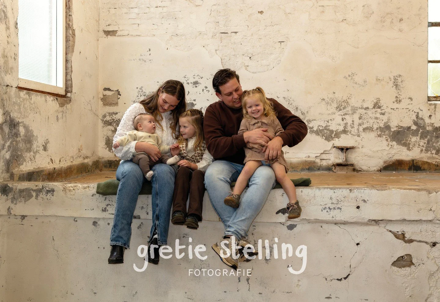 Gewoon even helemaal vergeten dat de camera in de buurt was. Dat levert heerlijke intieme gezinsmomentjes op.⁠
⁠
⁠
⁠
⁠&bull;⁠
#gretiestellingfotografie #gretiestelling #babyfoto #kerstshoot #babyfotografie #newbornshoot #newbornfotografie #paasminish