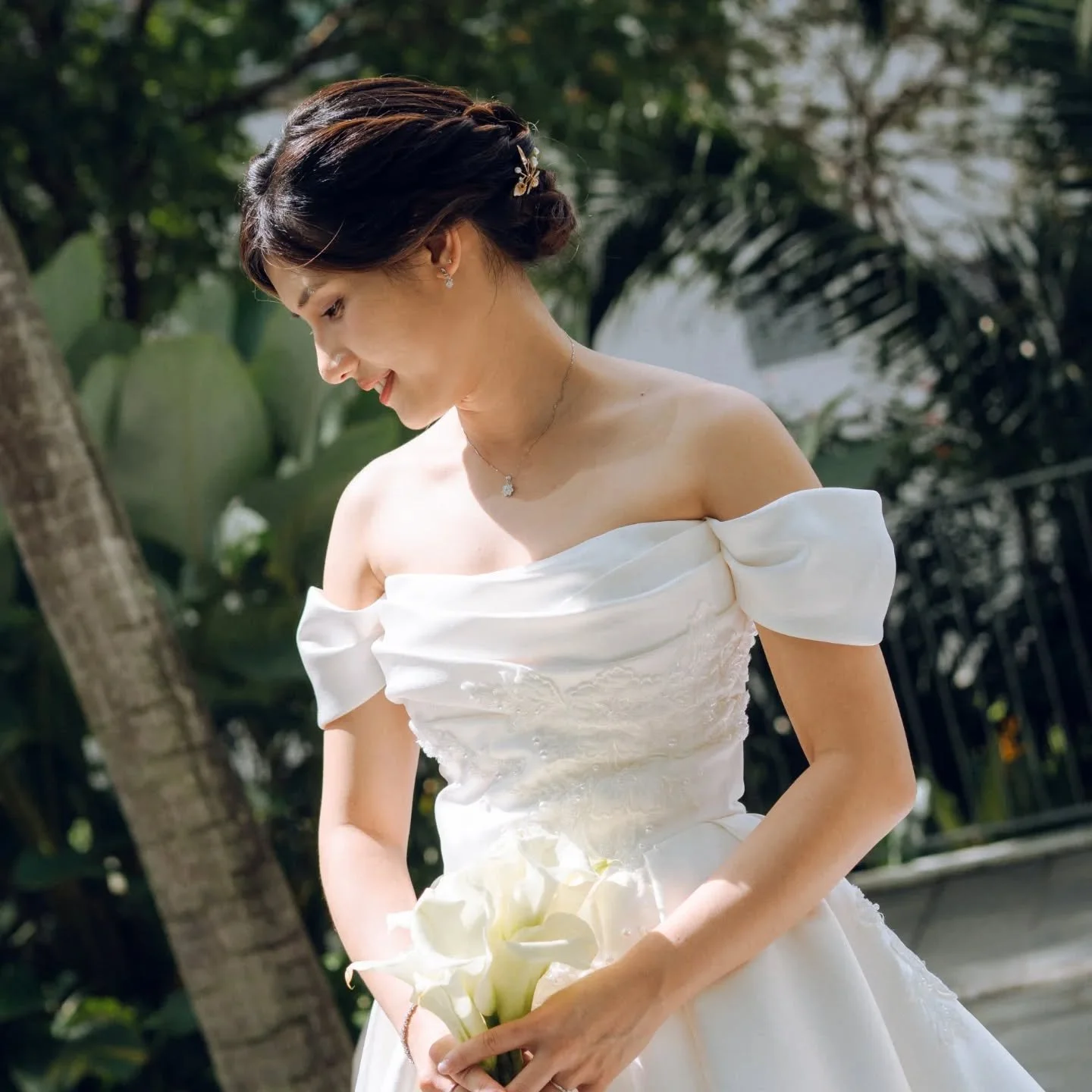 Featuring lovely Bride N who booked me for both her PWS and AD.

Was the mua for her sister wedding last year, I am honoured to doll up both sisters for their special day.

Thank for you the trust ❤️

#makeup #makeupartist #mua #zoamakeup #makeuplove