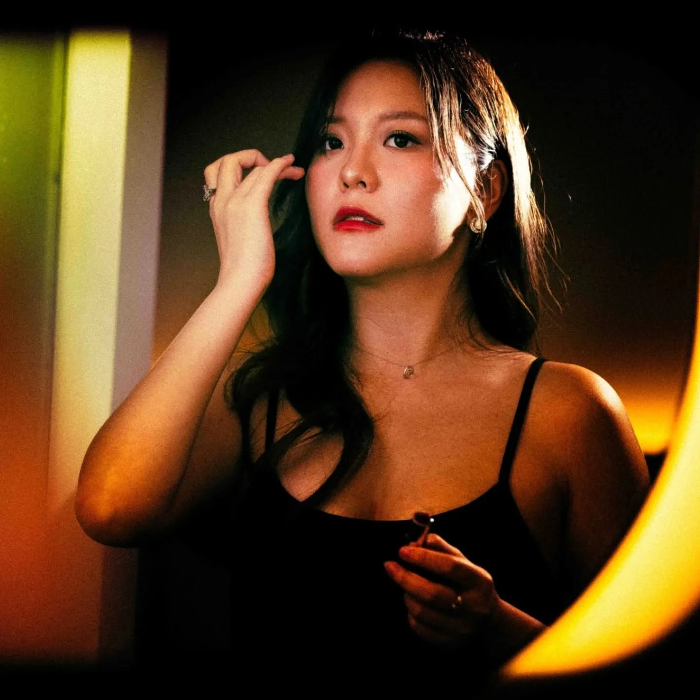 The night is still young 🔥

Featuring a sultry red lip on @burntbacon_ 💄

📸 @fooyongchin
👩🏻 @burntbacon_ &nbsp;
💄@zoamakeup
👗@cecilia___stefani

#makeupartist #singaporebrides #zoamakeup #partymakeup #sgmua