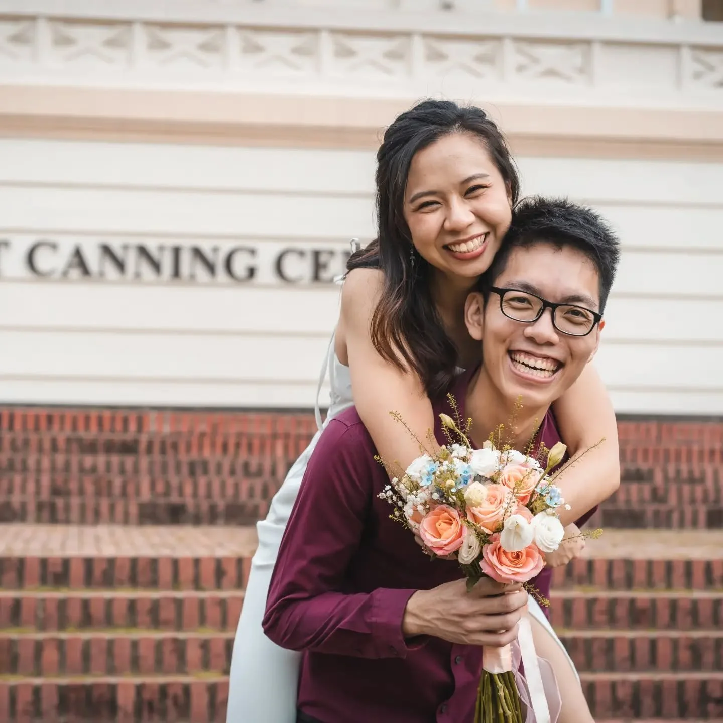 Throwback to Bride @jc_likestowrite ROM pics when the office was at Fort Canning in 2024.

I always enjoy chatting with my clients during their makeover, and we ended up realising she was actually my school junior 🤭 It always amazes me at how small 