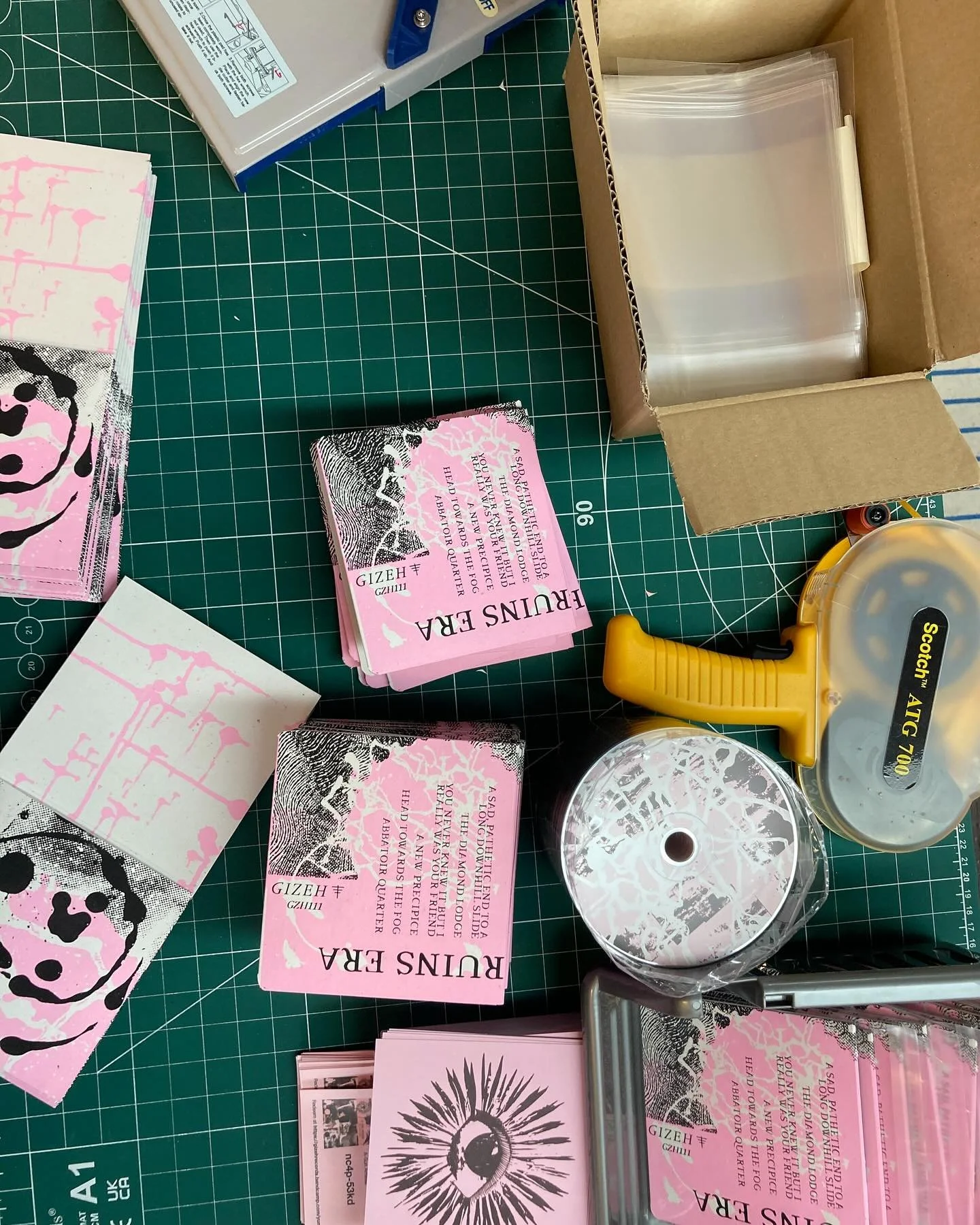 CD packaging for @asunamissa&rsquo;s Ruins Era repress on @gizehrecords 

Bespoke Dark Peak Press exclusive die-cut sleeves. Two colour screen print onto ultra-heavy oat fleck, recycled card stock.

12x12cm credits insert. Rounded bottom corners. Re-