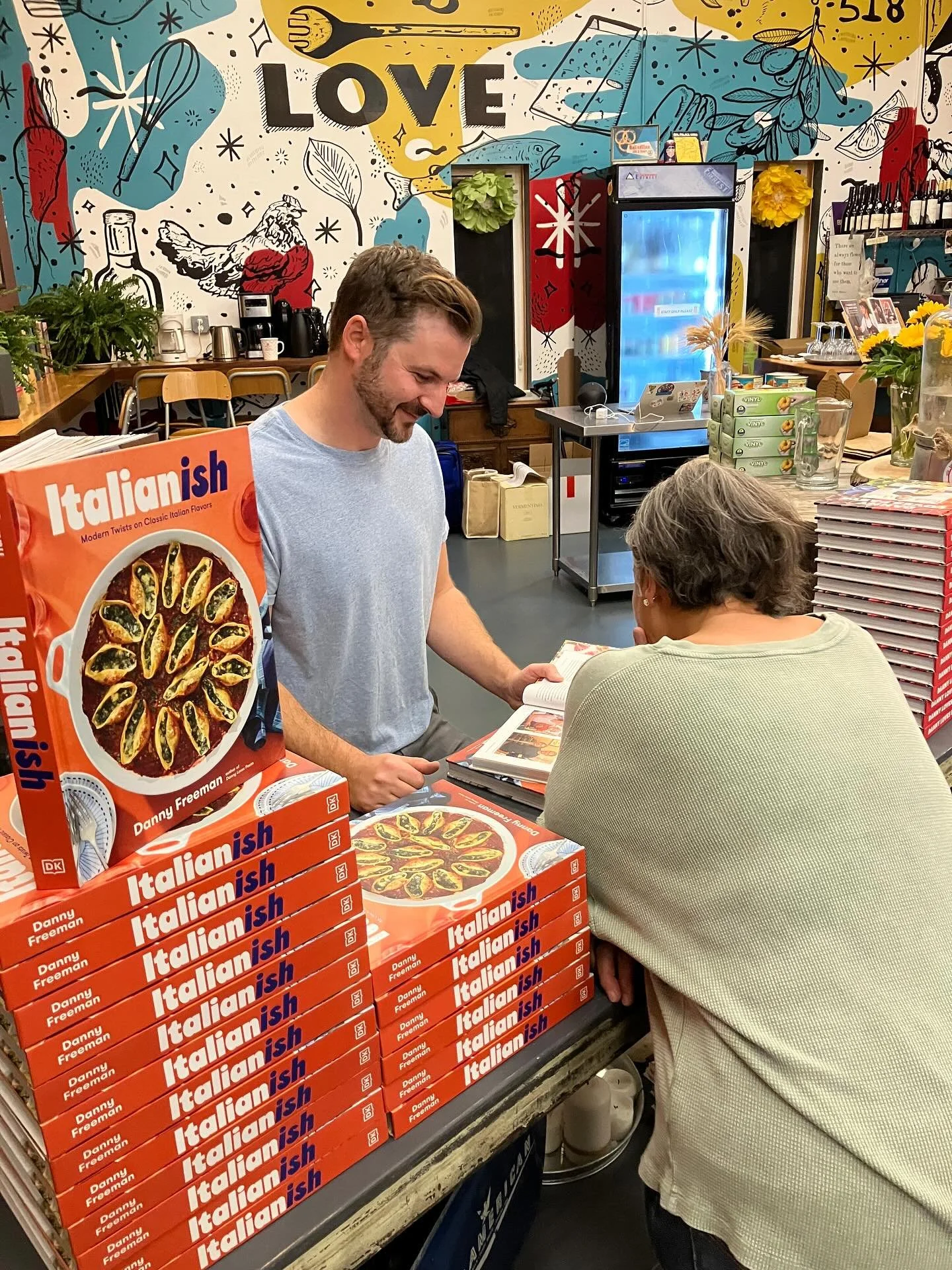 Here&rsquo;s a peek at last night&rsquo;s event with @DannyLovesPasta &mdash; new friends were made, brilliant pasta colors created, and plenty of bellies filled! 🍝💛 Danny was incredibly generous and gifted everyone a copy of his first book, too. T