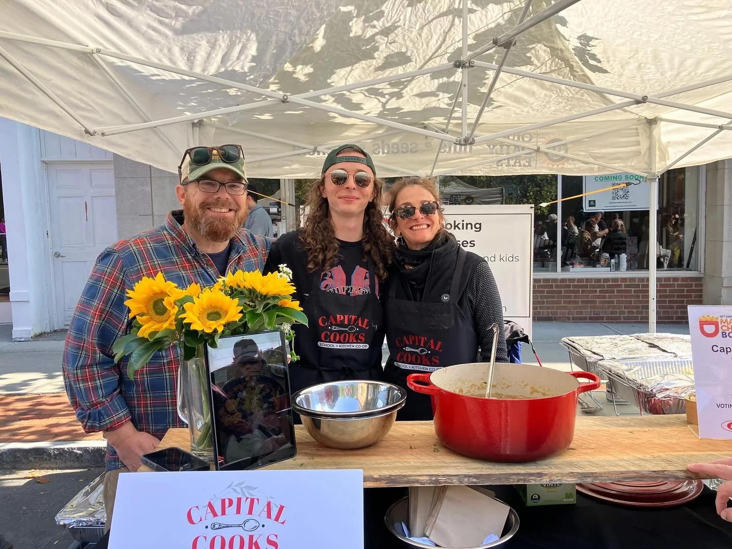 When your parents own a cooking school and you&rsquo;re home for Autumn Break&hellip; you get roped into things. 
Thanks to all (including Elliot 😉) for coming out to the 15th Annual Regional Food Bank Mac-N-Cheese Bowl! We had a blast and love bein