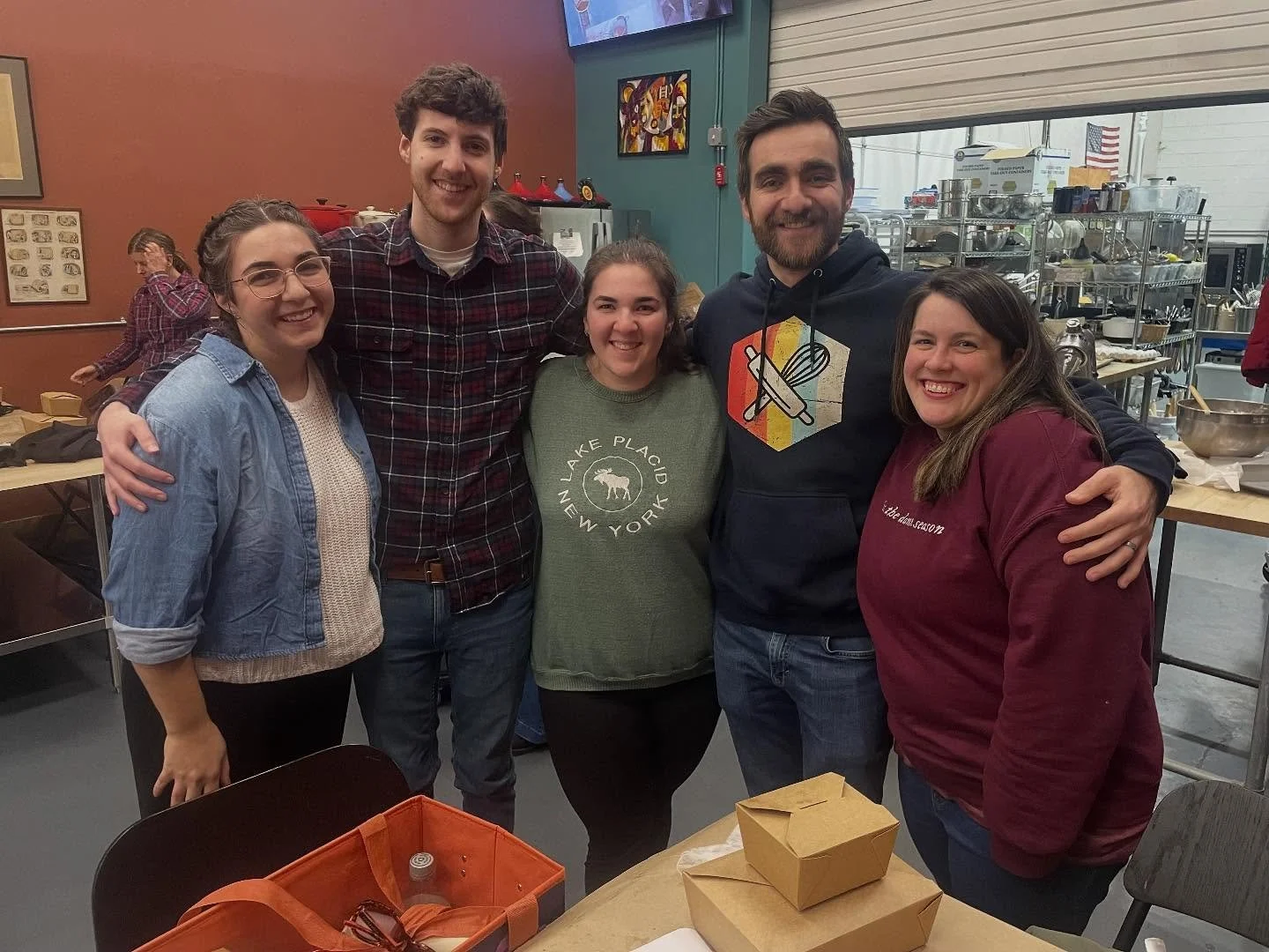 👩🏽&zwj;🍳👨&zwj;🍳🧑🏽&zwj;🍳
Puffs, Eclairs &amp; Goug&egrave;res&mdash;and SO many smiles&mdash;in yesterday&rsquo;s sold-out class! Chef Julie guided an amazing group through making Tiramisu Cream Puffs, Maple Pecan Eclairs, and Sage &amp; Gruy&