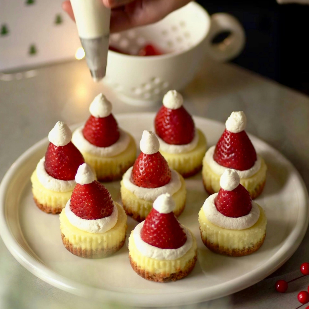 santahatcheesecakes.png