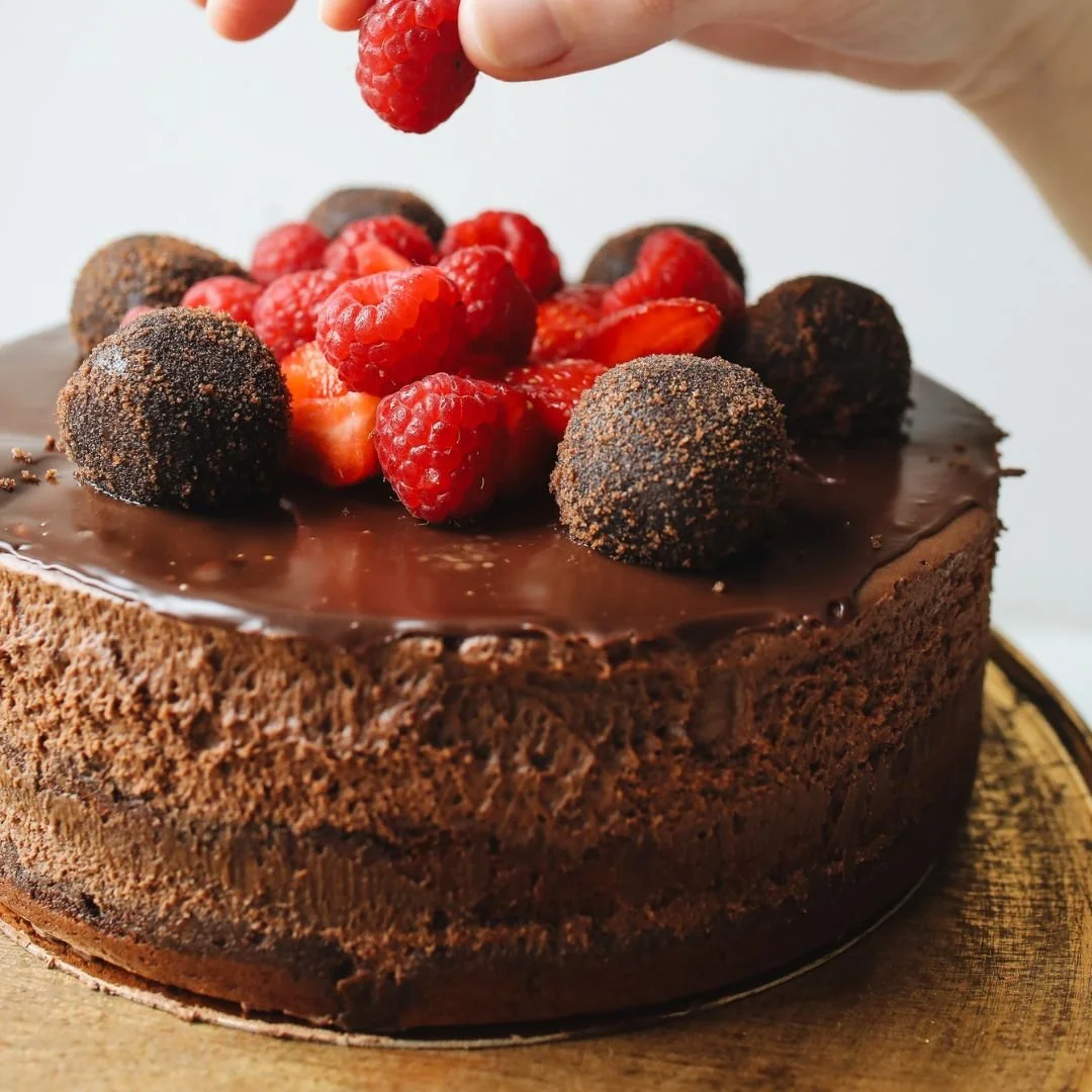 chocolateraspberrycake.jpg