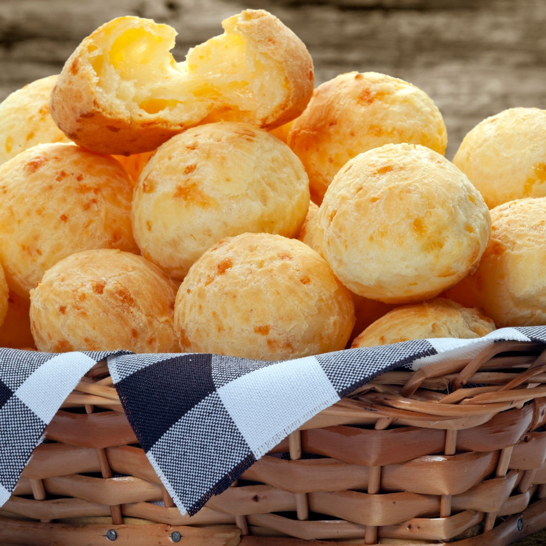 braziliancheesebread.jpg