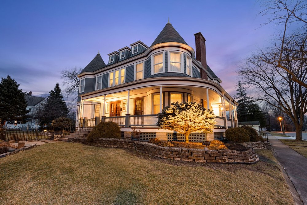 Manor on Main - Ottawa, Ohio | Book Your Unique Stay Today
