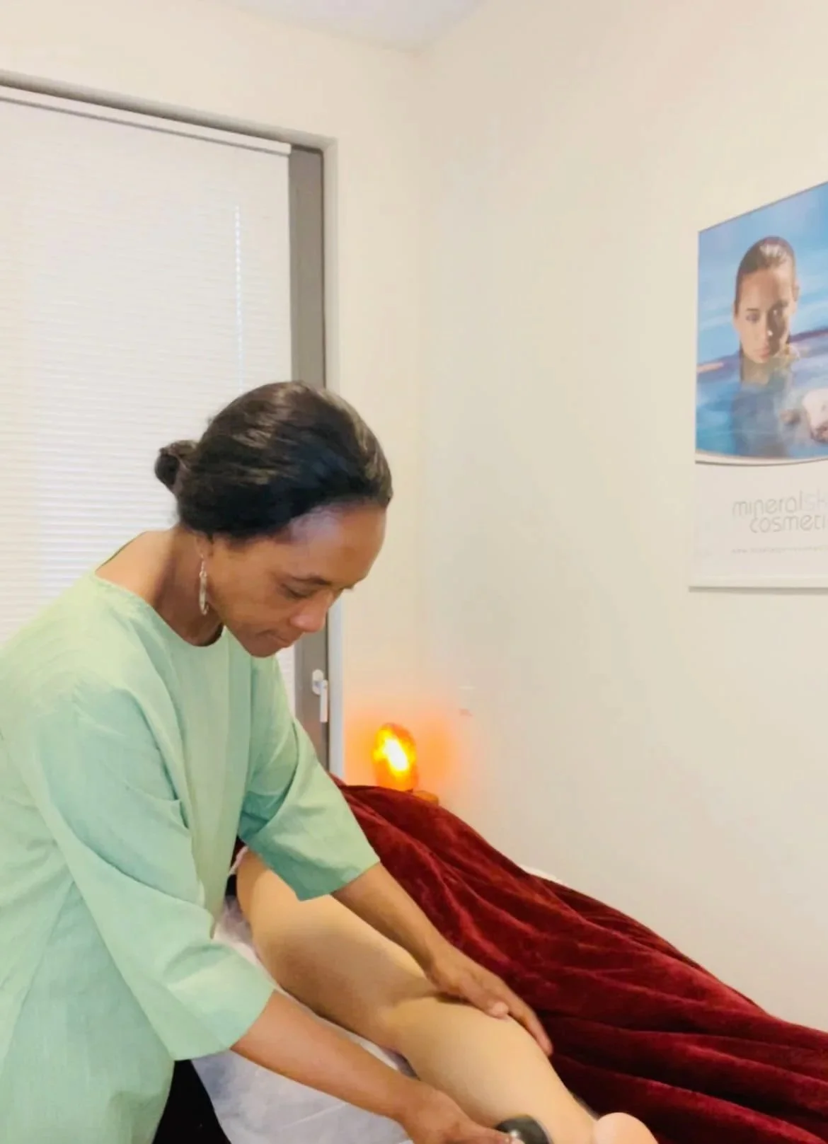 Cupping massage bij Schoonheidssalon Shemaiah Beauty & Wellness in Amstelveen