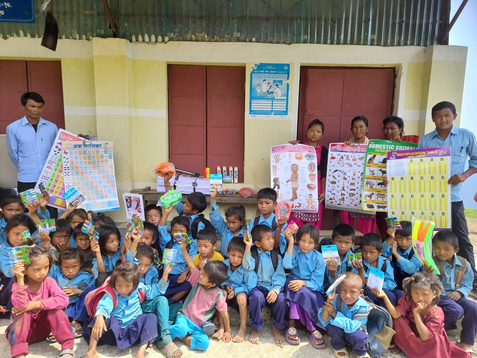 Matériel scolaire - Shree Rastriya Adharvut School
