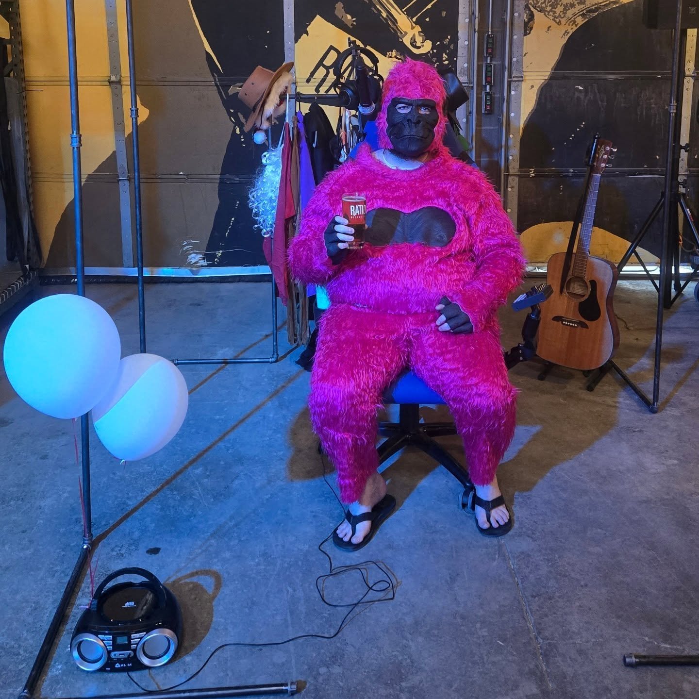 Ready for a show!
Ding dong! Sing Song!
By J. Merrill Motz
A Play for Outsiders
This weekend
Fri 8p
Sat 8p
Sun 2p
More info at link in bio.