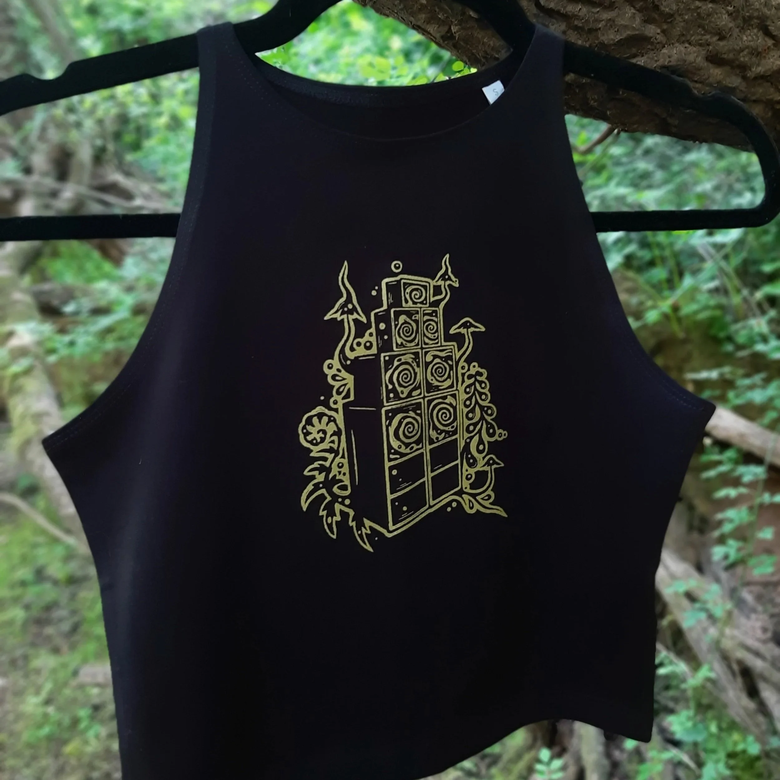 'Fern Sound System' Fitted Crop Top