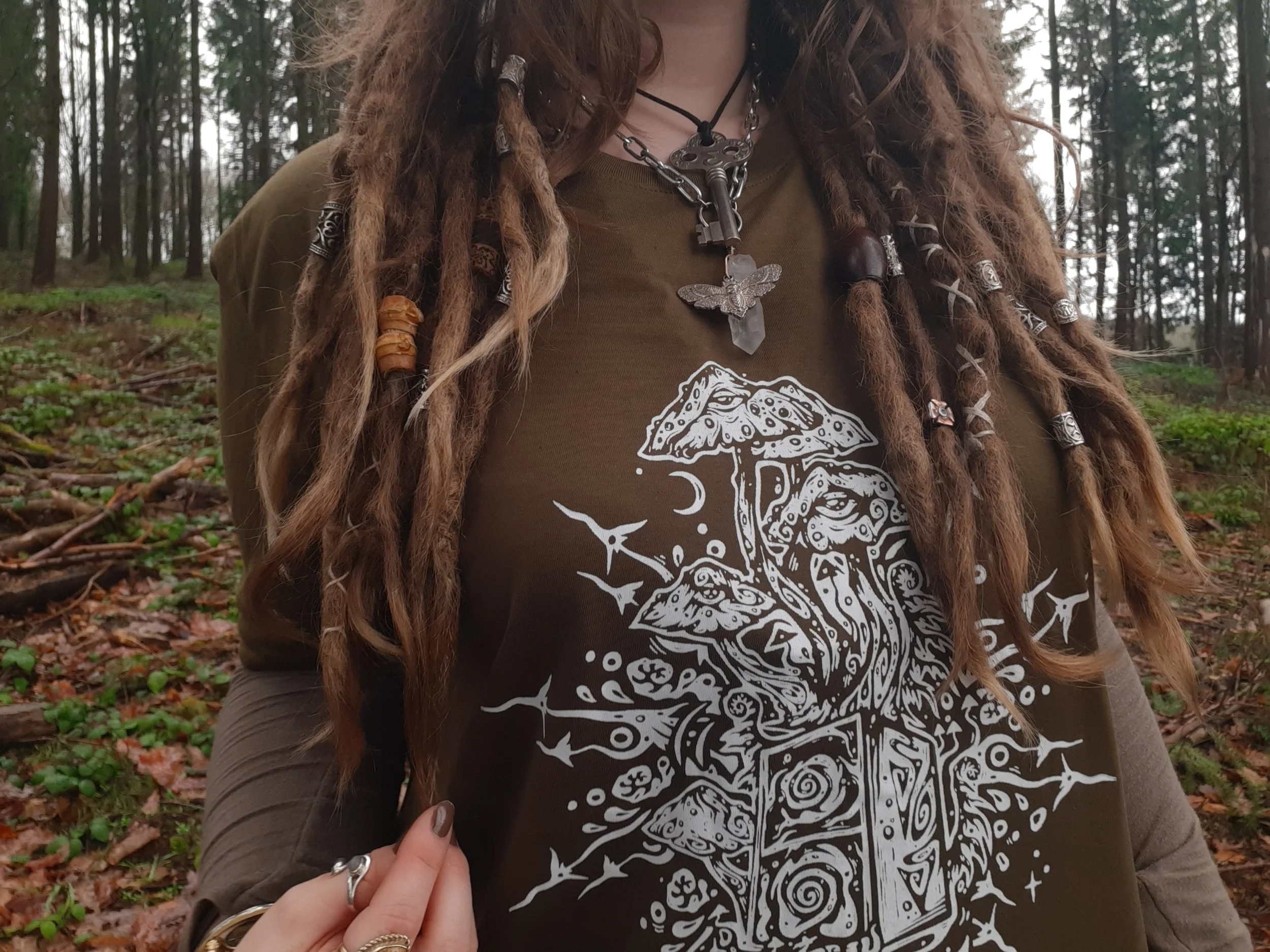 'Hypnotic Shrooms' Mossy Green Lightweight Regular T shirt XL