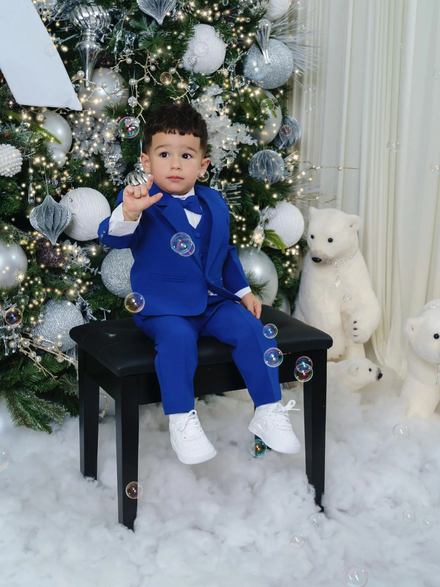 💙✨Christmas Hugs ✨💙
.
.
.
✔️Christmas Photo Sessions Now Available!

✔️Professional, HD Quality Glam 
For All Photo Packages💄
@glamorous.looks.studio 

✔️TxT To Book 📲 813-426-2229
.
.
.
#TampaPhotography #TampaPhotographer #TampaPhotoshoot
#Tamp