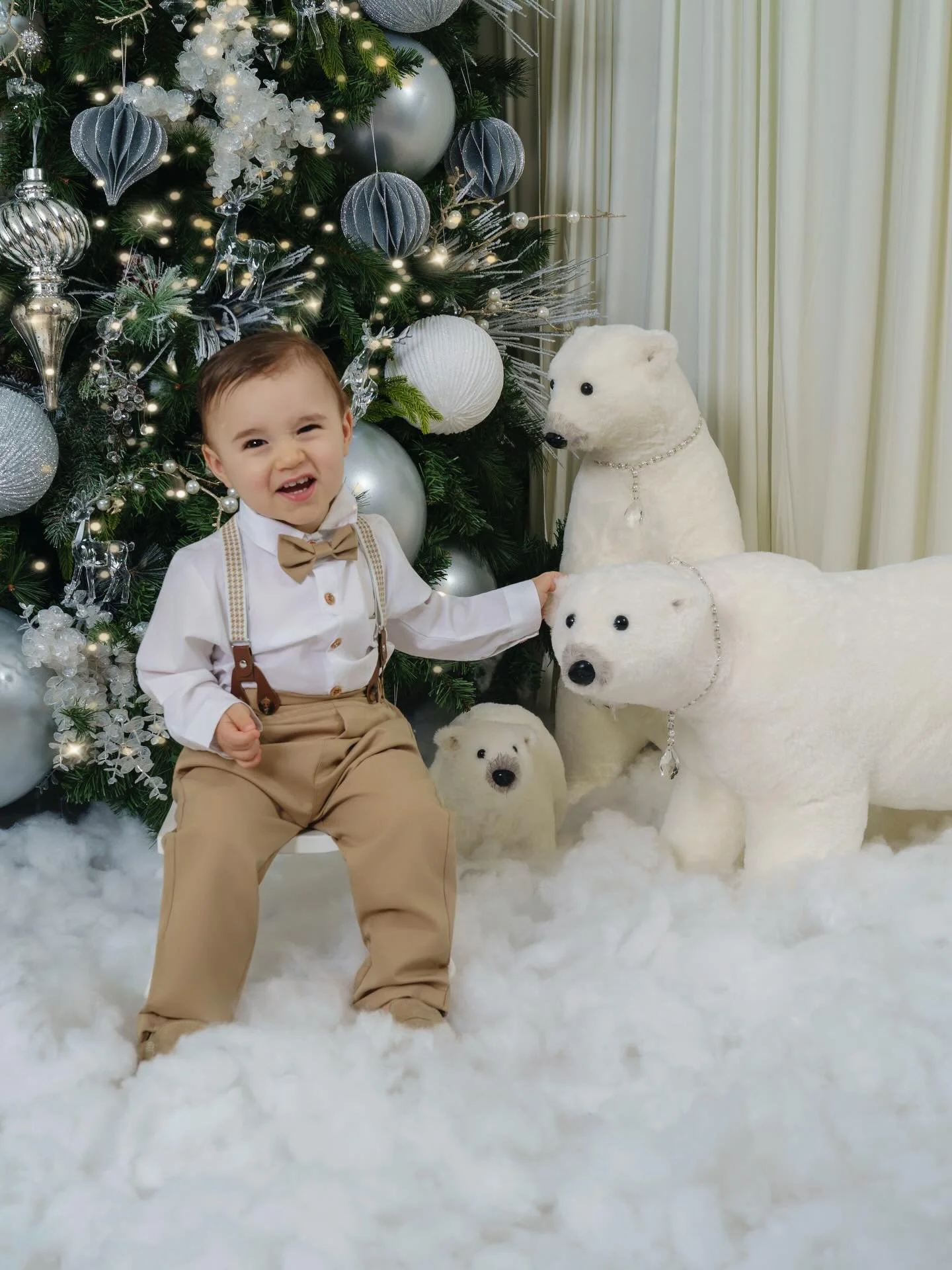 Christmas Cutie 🥺
.
.
.
✔️Christmas Photo Sessions Now Available!

✔️Professional, HD Quality Glam 
For All Photo Packages💄
@glamorous.looks.studio 

✔️TxT To Book 📲 813-426-2229
.
.
.
#TampaPhotography #TampaPhotographer #TampaPhotoshoot
#TampaMo