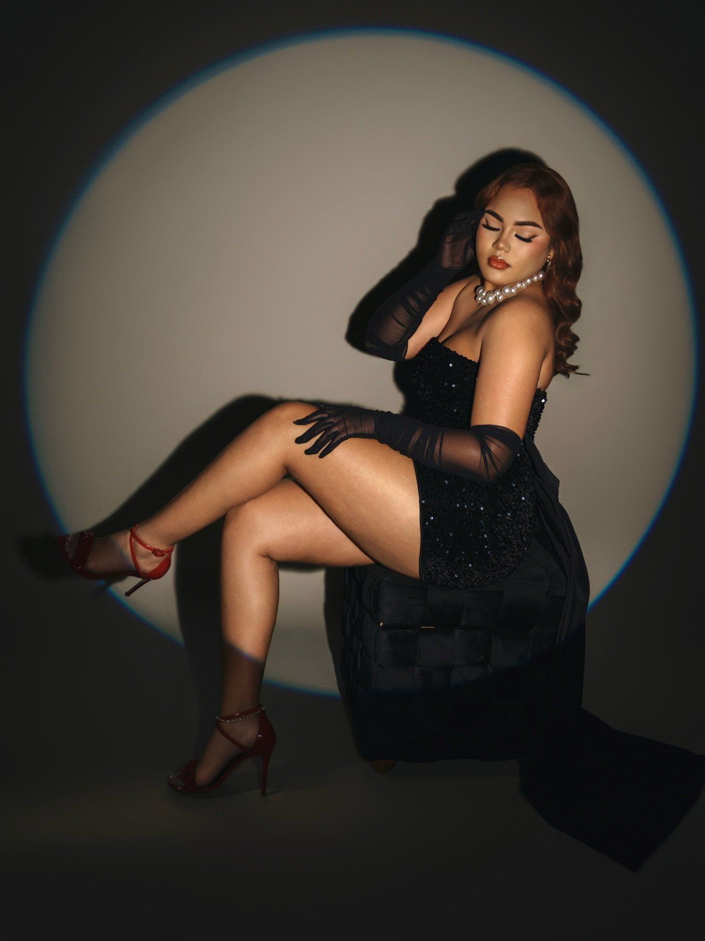 Face Card Never Declines! 🪞✨💋
.
.
.
Professional MakeUp Included 💋💄 HD Quality Glam.
Book Today! Hablamos Espa&ntilde;ol 📩

📞813-426-2229📞
www.TampaPhotography.Studio
.
.
.
#tampa #tampaphotography #tampaphotoshoot #tampastudio #spotlightphoto