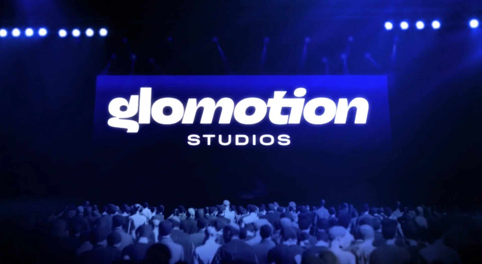 glomotioncrowd.jpg