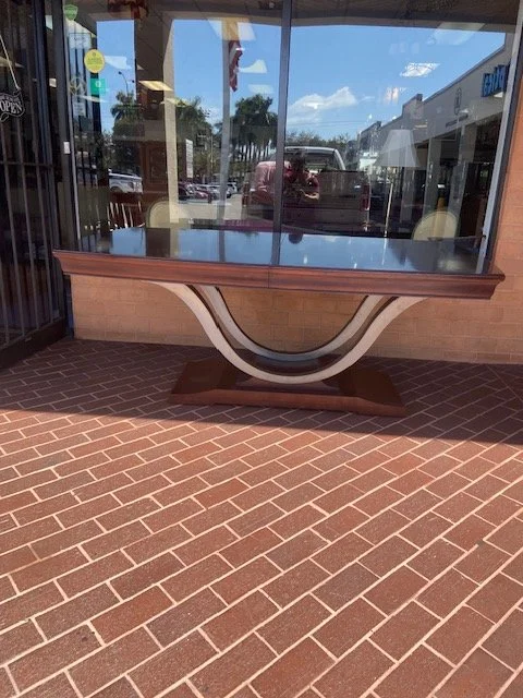 Bernhardt Dining Table With Six Chairs