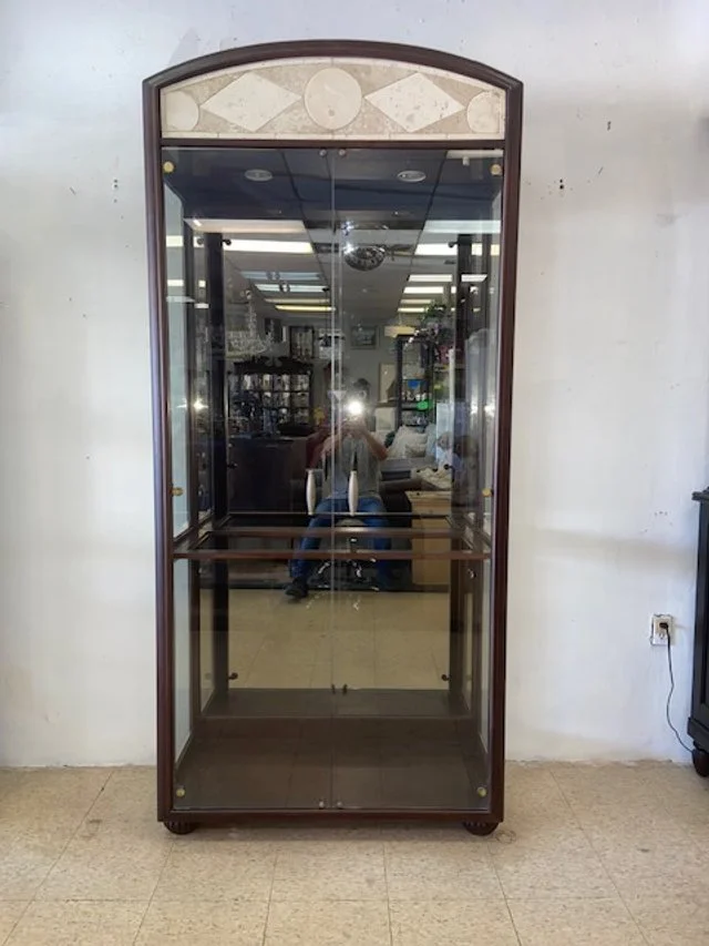 Henredon Light-Up Curio Cabinet with Glass Shelves and Doors