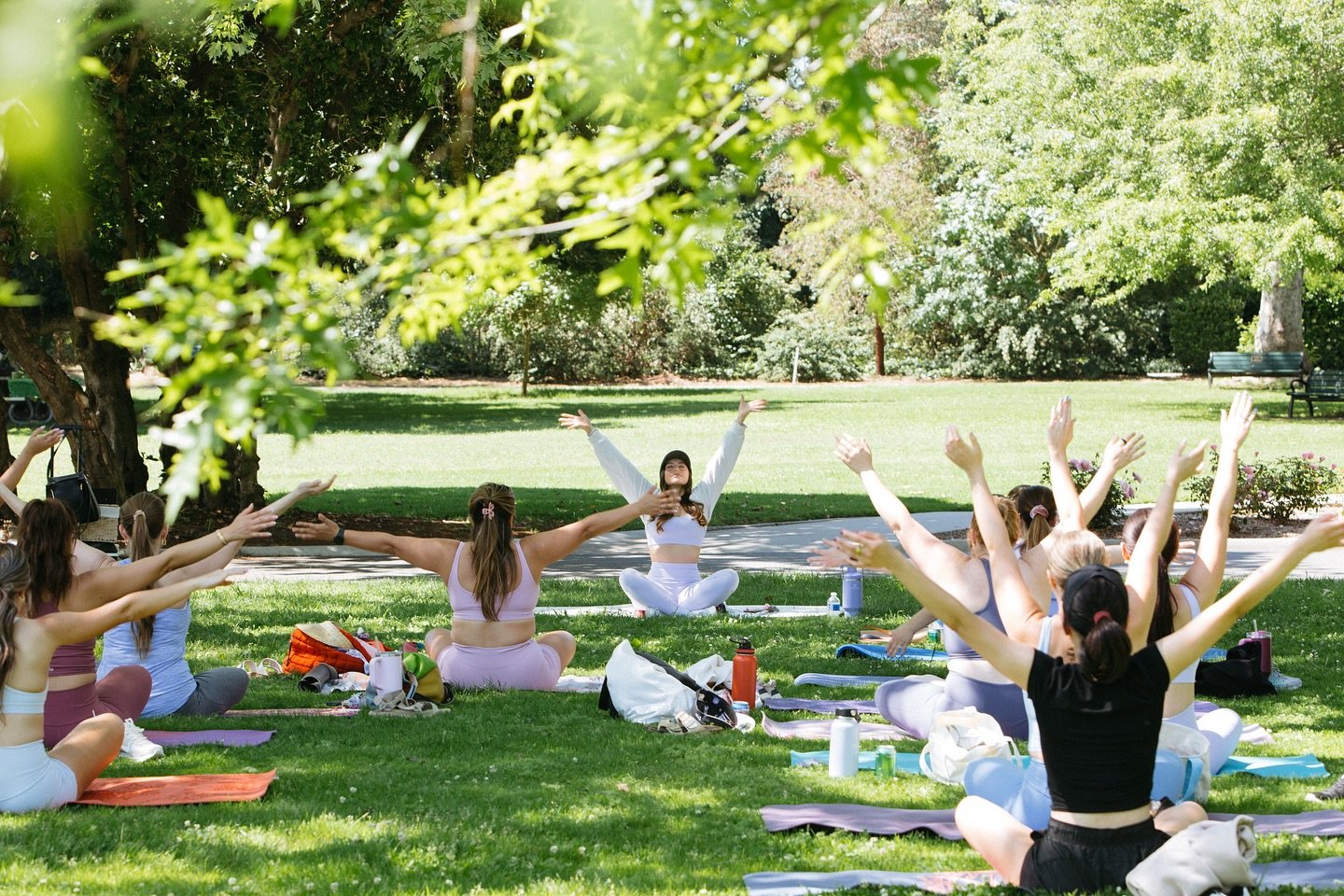 Pilates &amp; Prosecco on the Rooftop 💙🥂🧘&zwj;♀️☁️

We&rsquo;re hosting the ultimate Saturday Pilates moment &mdash; on a Beverly Hills rooftop with city views, post-class Prosecco, and cute gifted goodies just for showing up. 💅✨

🗓️ Saturday, J