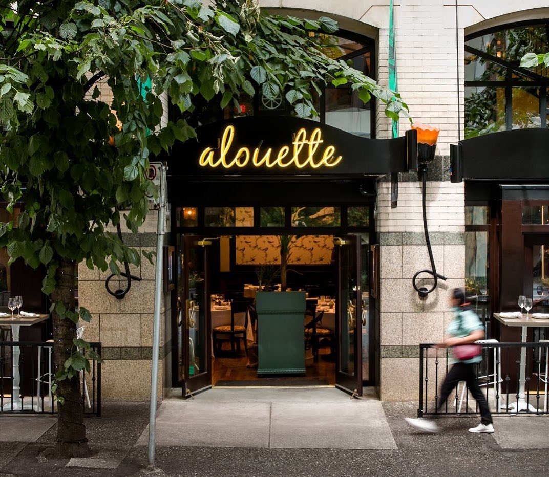 Fun, fabulous, French 🥂 

#AlouetteBistro #DowntownVancouver #FrenchCuisine #Do604