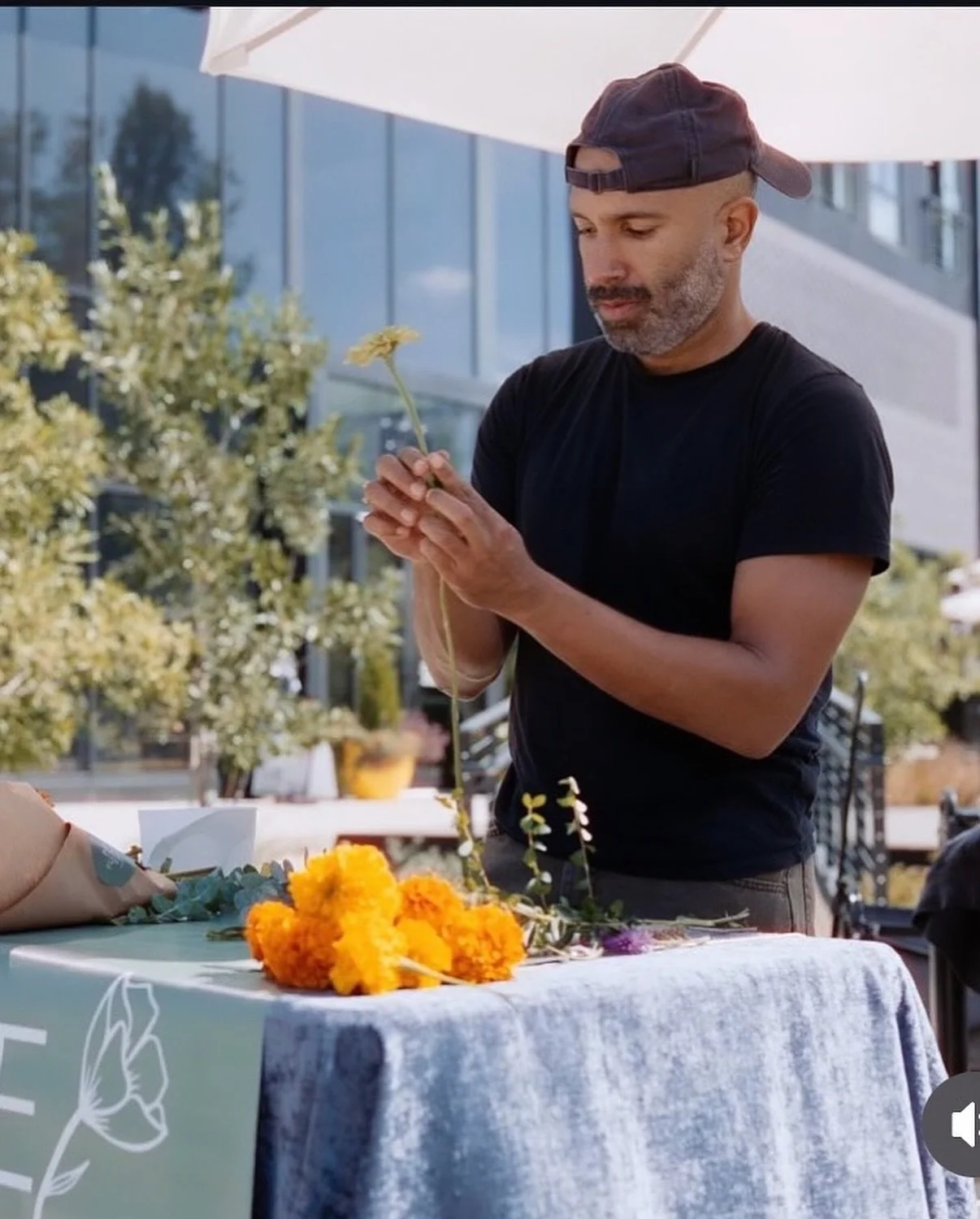 October came and went and we&rsquo;re still standing &mdash; blessed be the bloom. 

Wedding bouquets; pop-ups at @vessel.durham &amp; @nectardurham, where hometown friends and new faces stopped by; arrangements for a fundraiser supporting Justice An