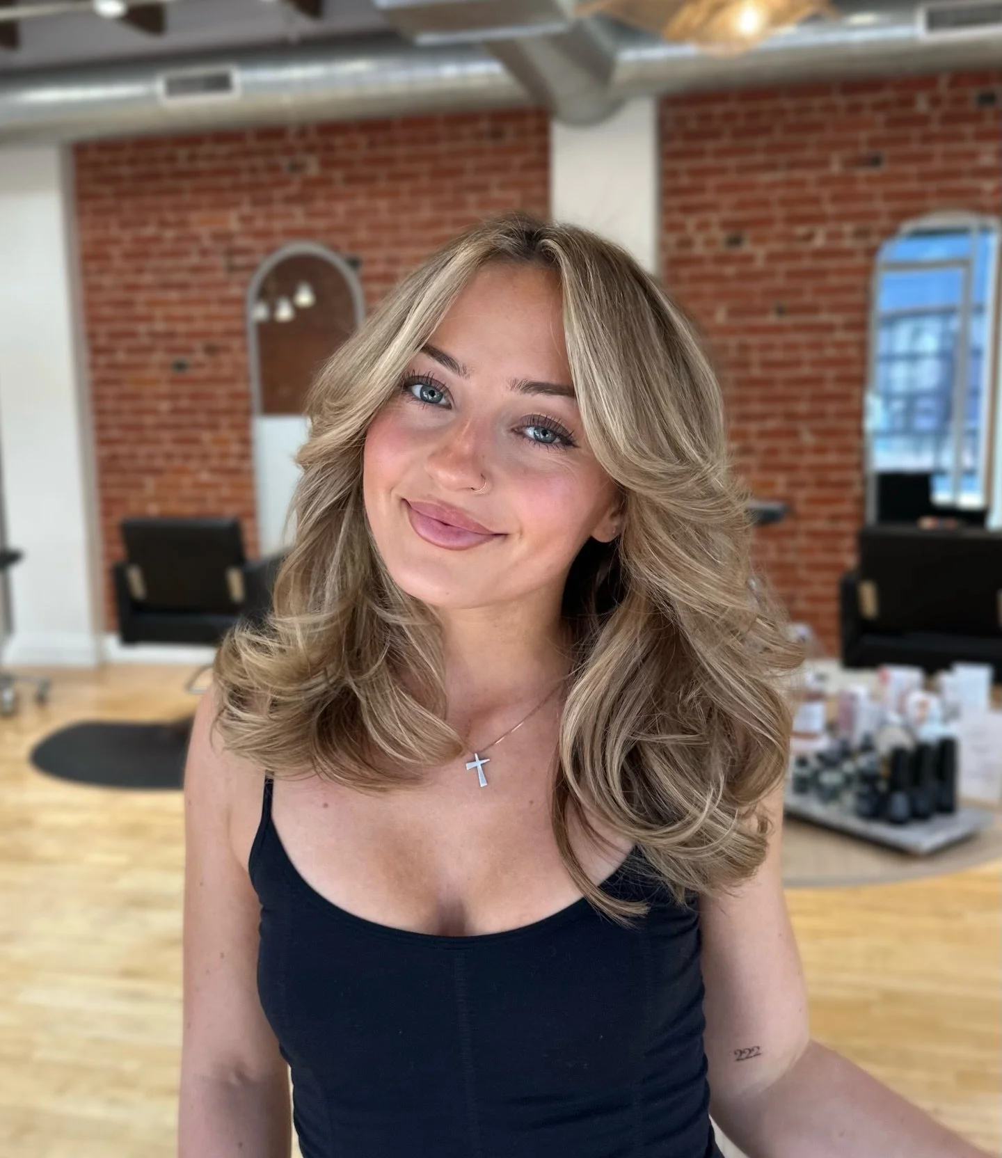 Our girl Kiana is now taking clients every Friday ✨
Additional days available by request.
She&rsquo;s also officially part of our Blowout Subscription 
Book your spot now!

Blonding + cut by @coloredbykeeks