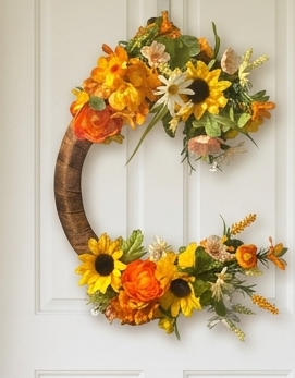 Sunflower crescent wreath.png