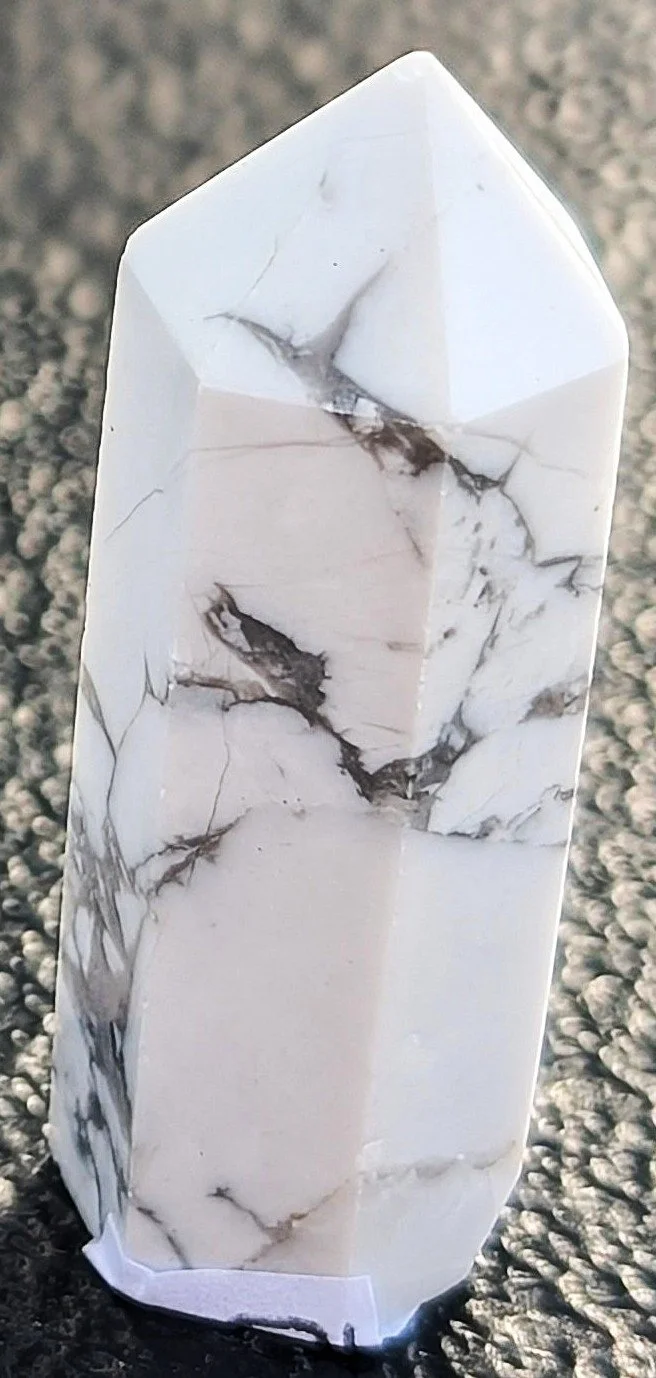 Howlite Mini Tower 4.jpg