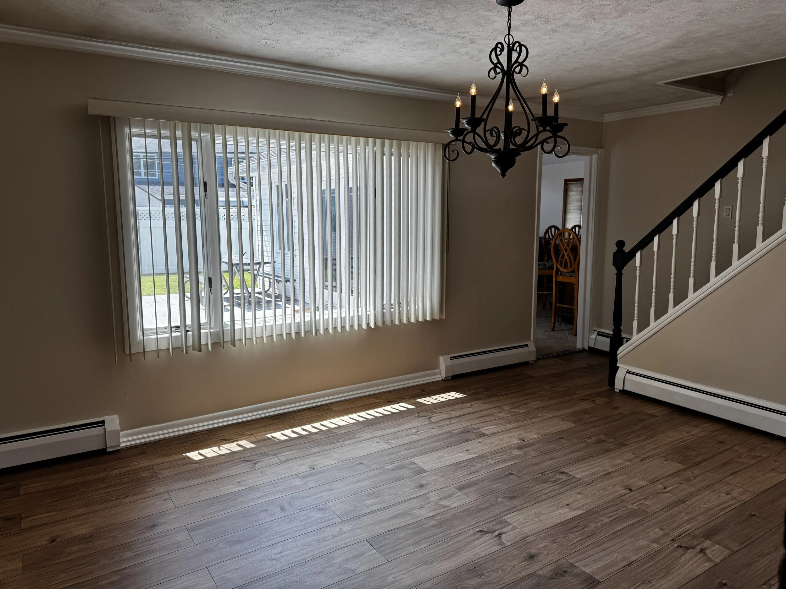 12 Elves Lane Living Room Pic 1ab.jpeg