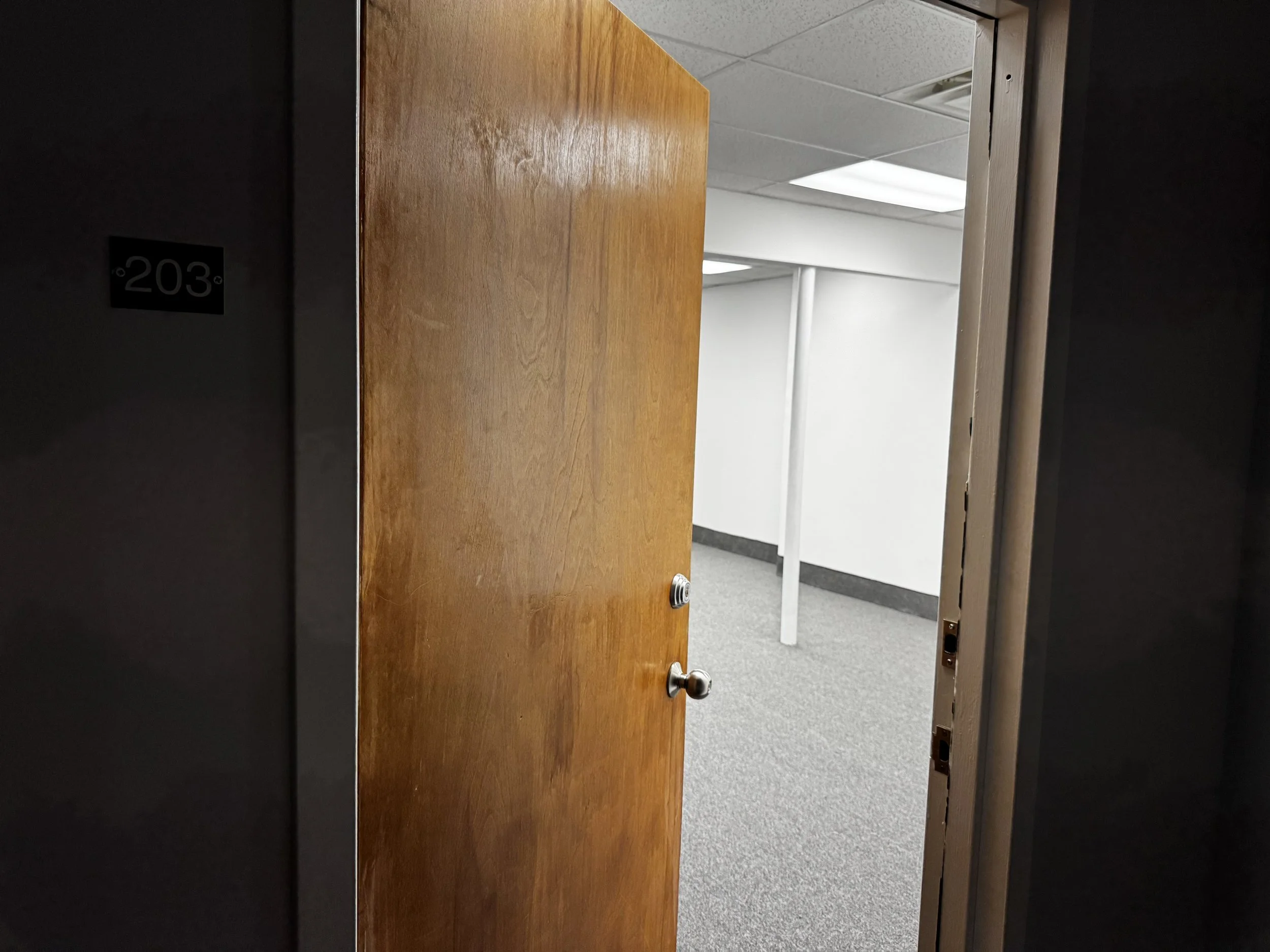 Office 12.jpg