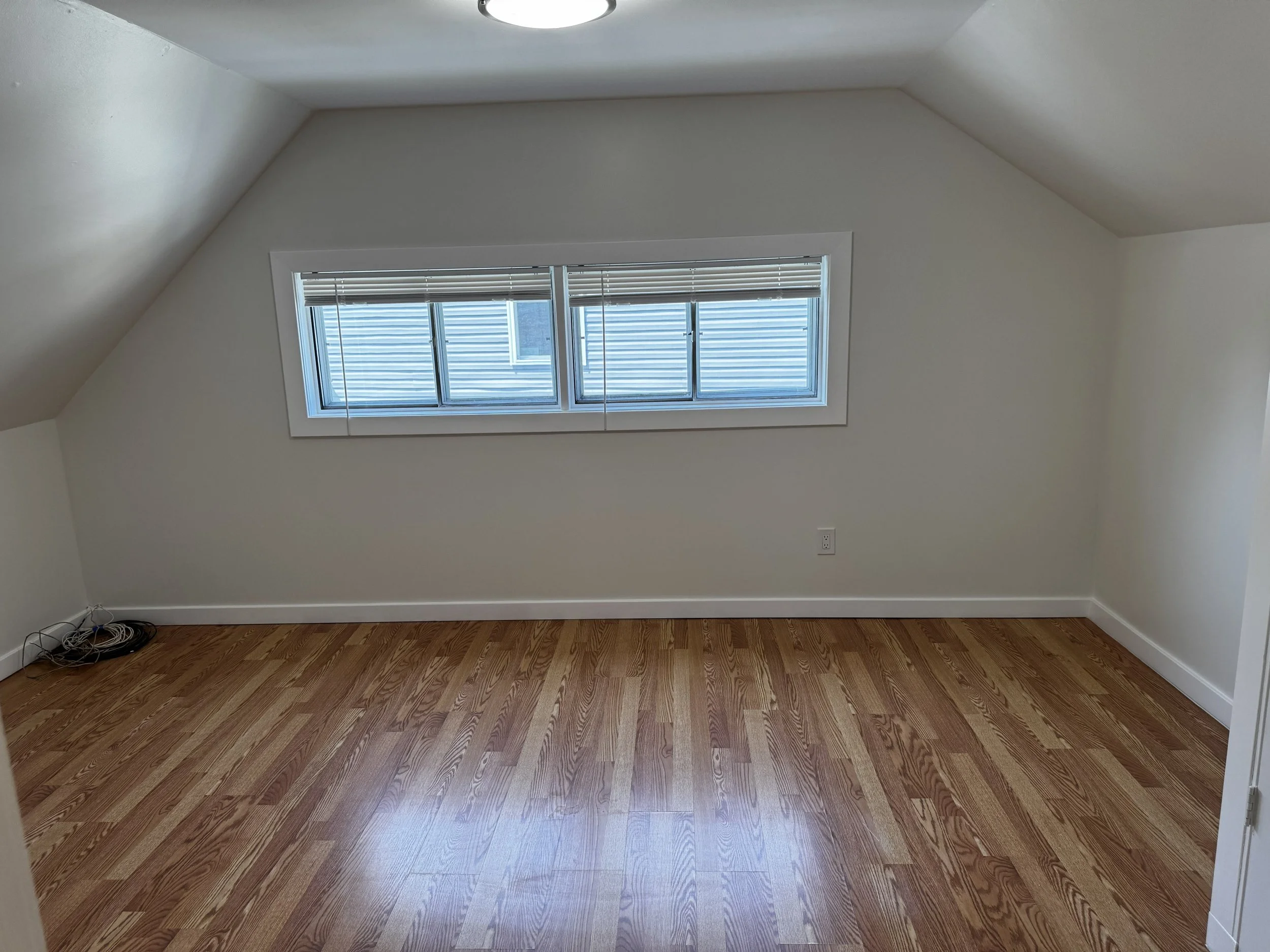 12 Elves Lane Bedroom Pic 4ab.jpeg