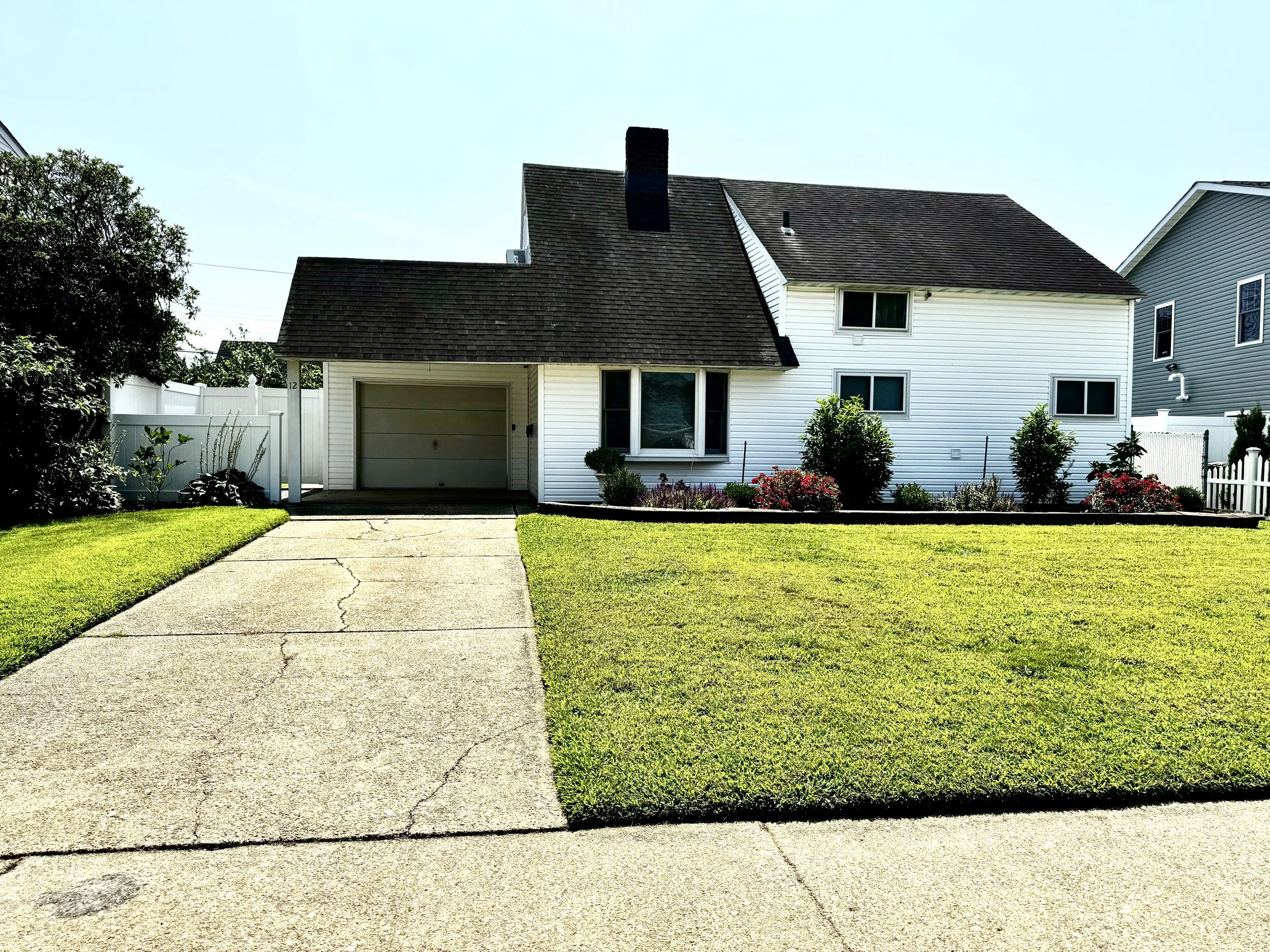 12 Elves Lane Front Pic 1ab.jpeg