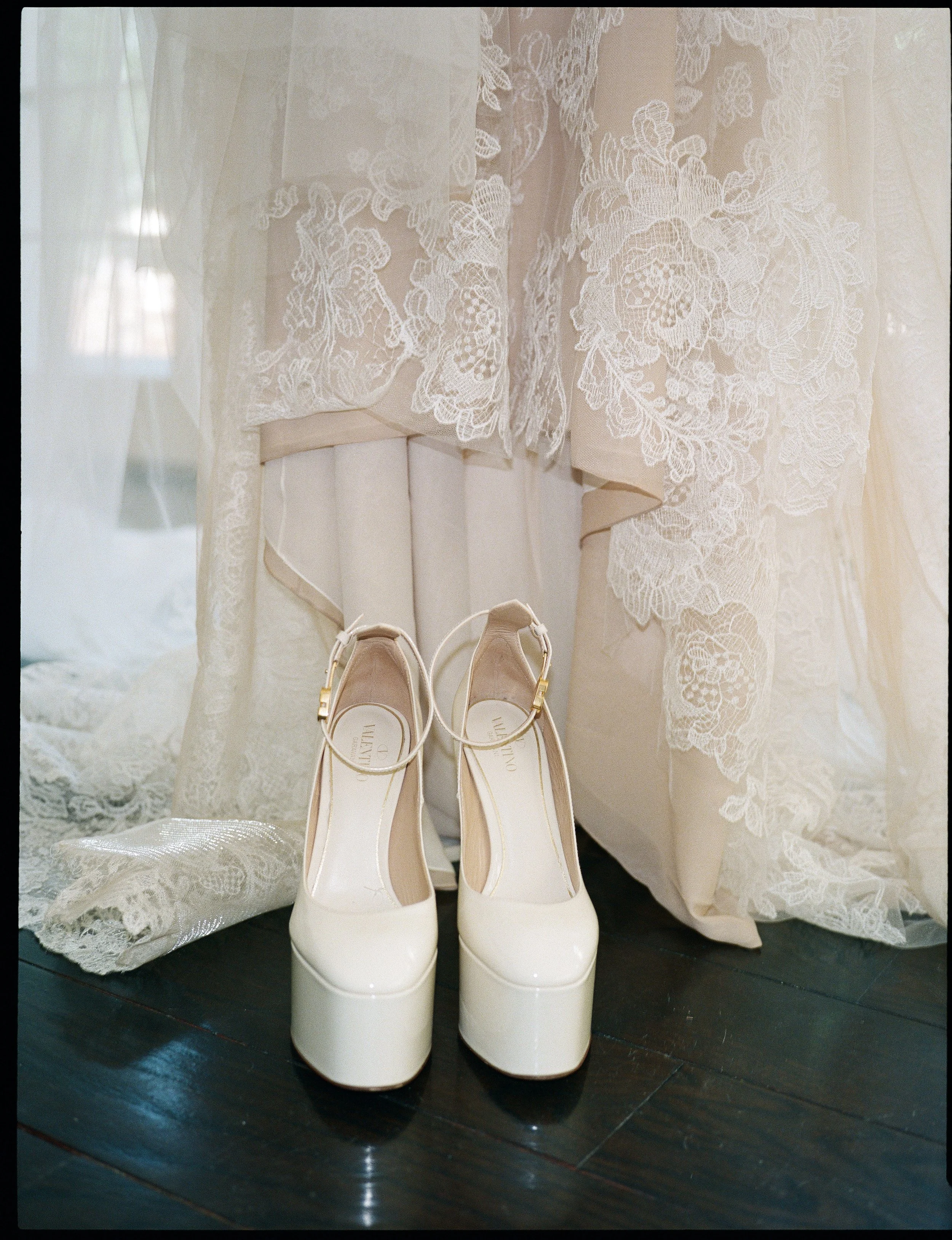 South Hampton wedding details photographed by Samm Blake