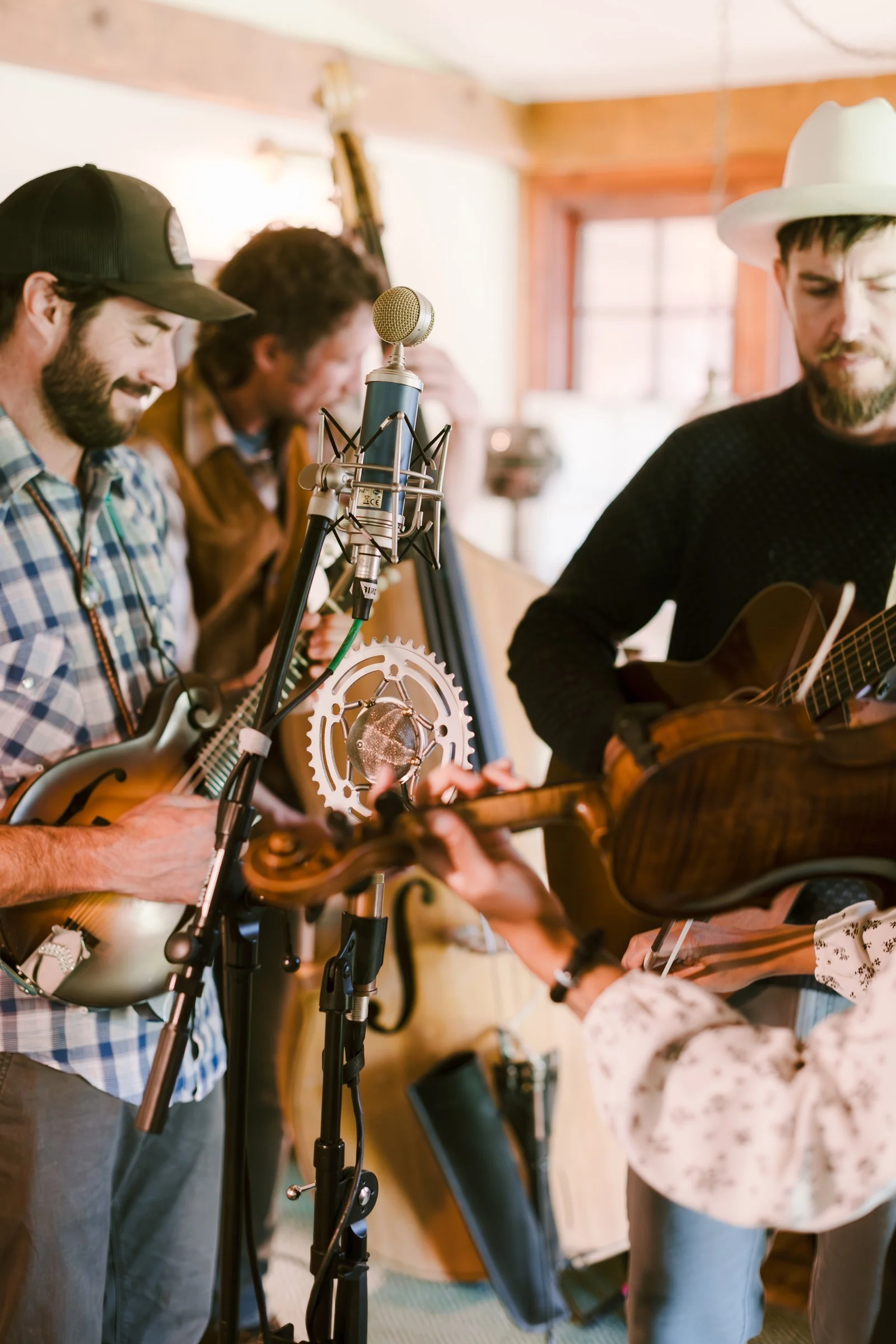 bash-please-dutton-hot-springs-corporate-retreat-live-bluegrass-band-intimate-corporate-offsite-entertainment-dutton-hot-springs.jpg